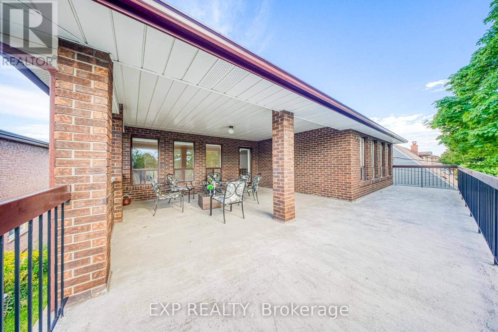 35 Highland Hill, Toronto (Yorkdale-Glen Park), Ontario  M6A 2P7 - Photo 30 - W12424021