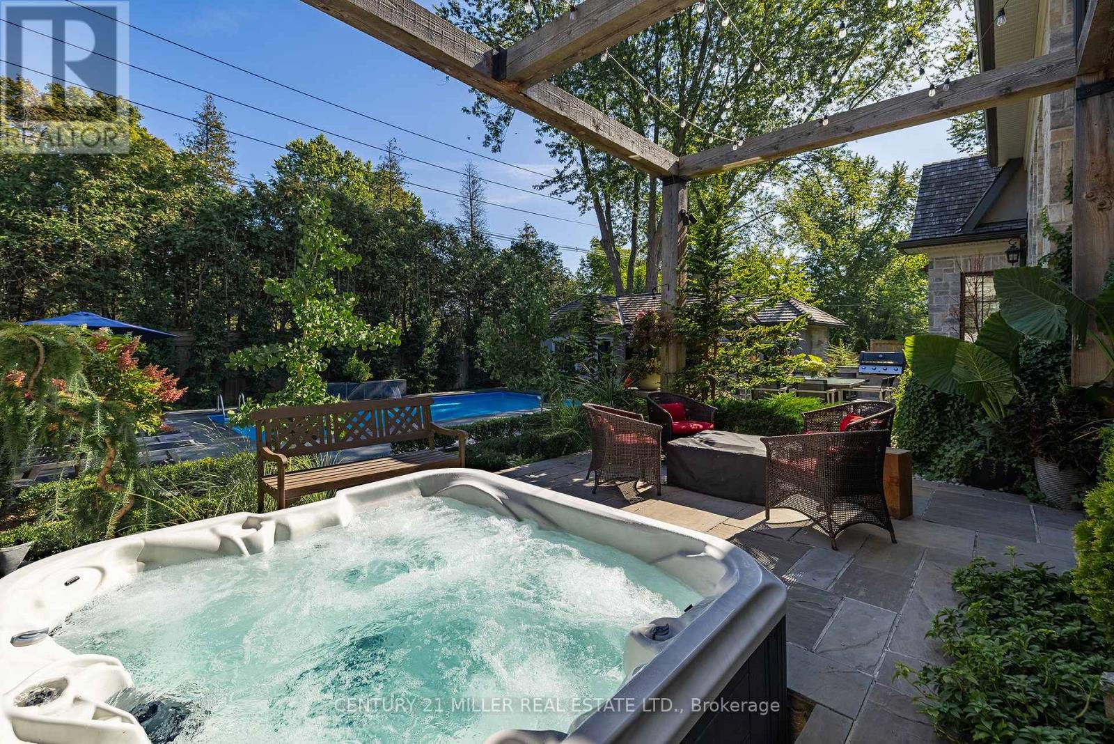 1324 Cambridge Drive, Oakville, Ontario  L6J 1S3 - Photo 43 - W12424024