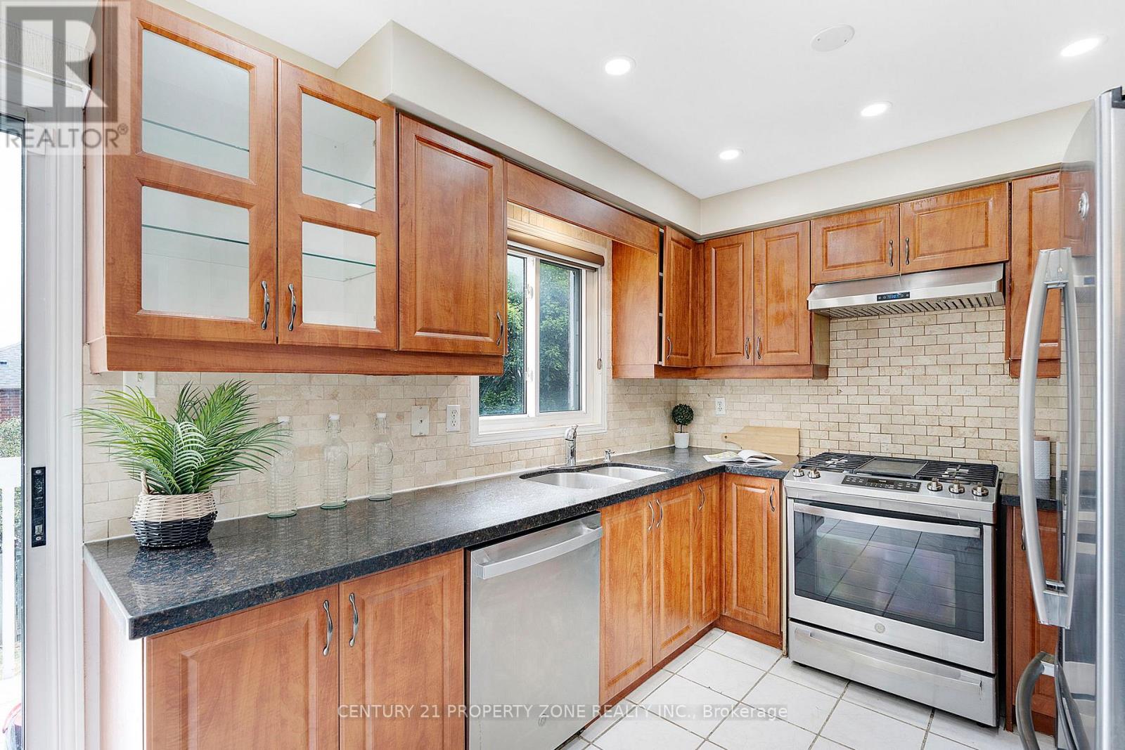 Upper - 5469 Palmerston Crescent, Mississauga, Ontario  L5M 5Z8 - Photo 14 - W12424027