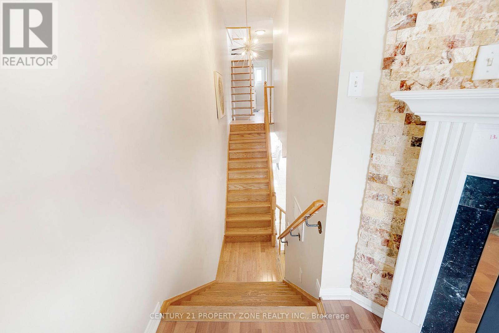 Upper - 5469 Palmerston Crescent, Mississauga, Ontario  L5M 5Z8 - Photo 16 - W12424027