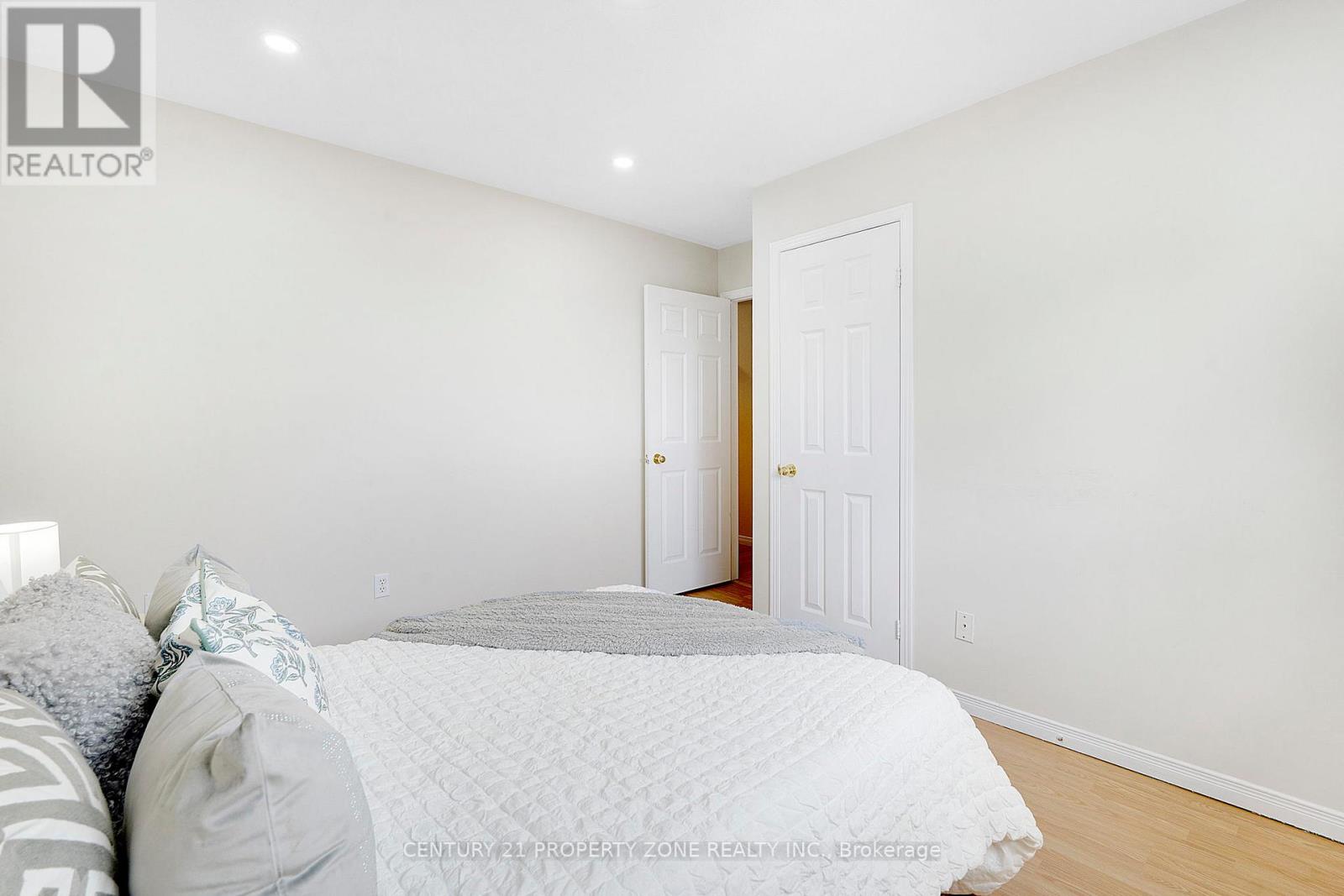 Upper - 5469 Palmerston Crescent, Mississauga, Ontario  L5M 5Z8 - Photo 24 - W12424027