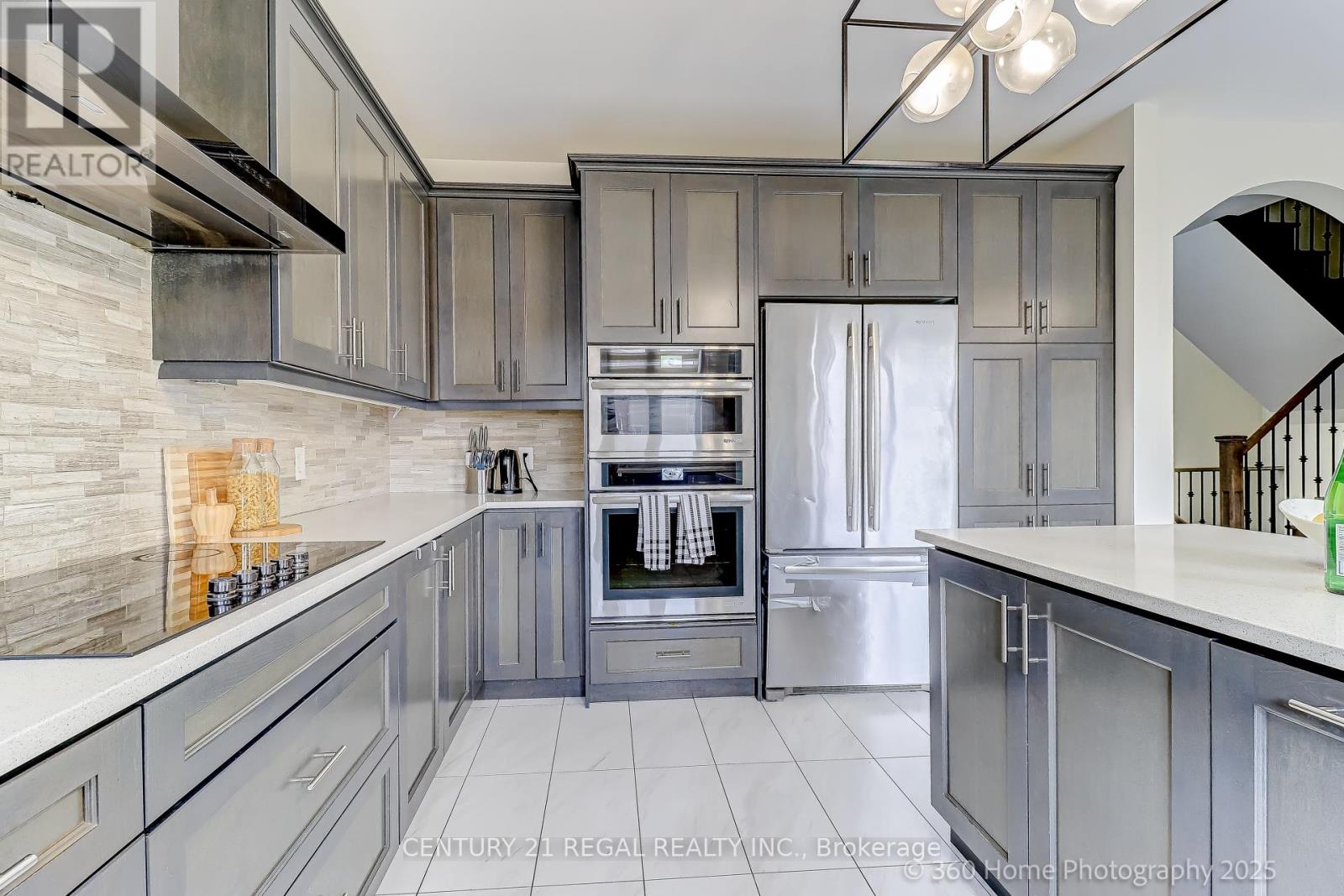 30 Albert Spencer Avenue, Caledon (Caledon East), Ontario  L7C 4G4 - Photo 11 - W12424034