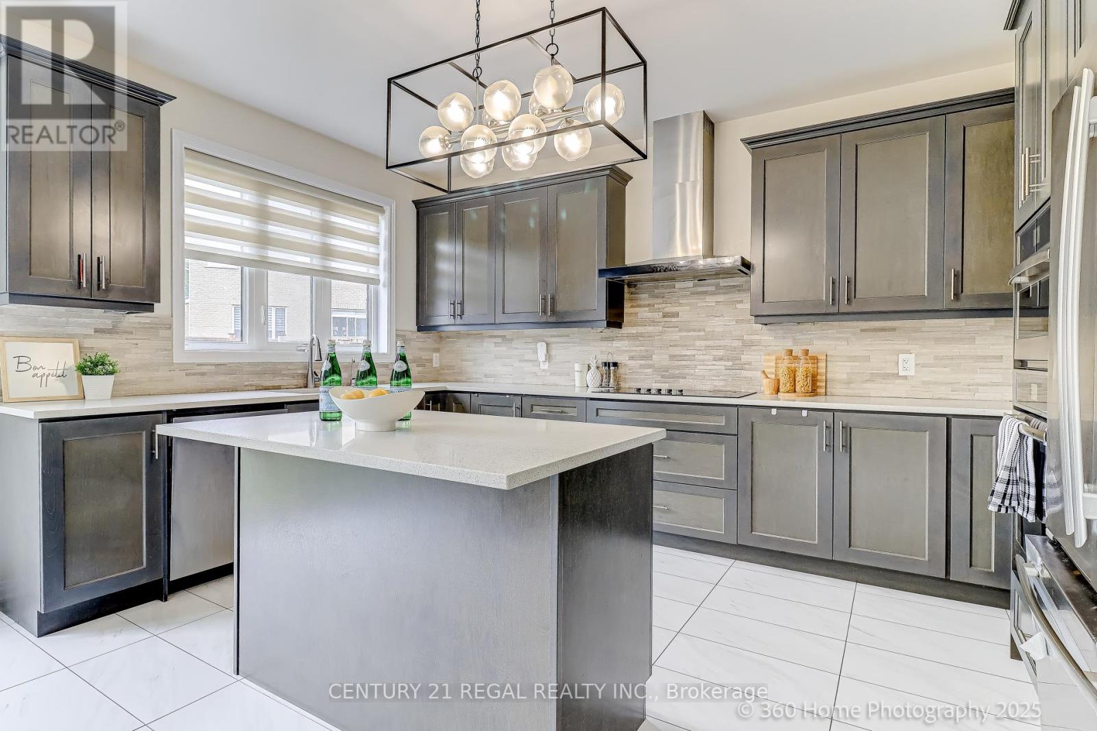 30 Albert Spencer Avenue, Caledon (Caledon East), Ontario  L7C 4G4 - Photo 14 - W12424034