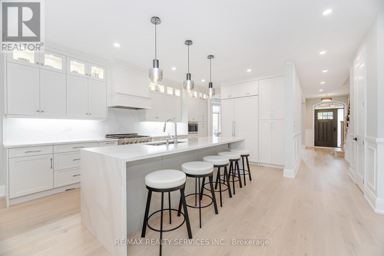 17 Edmonton Street, Brampton (Bram West), Ontario  L6Y 5L2 - Photo 1 - W12424069
