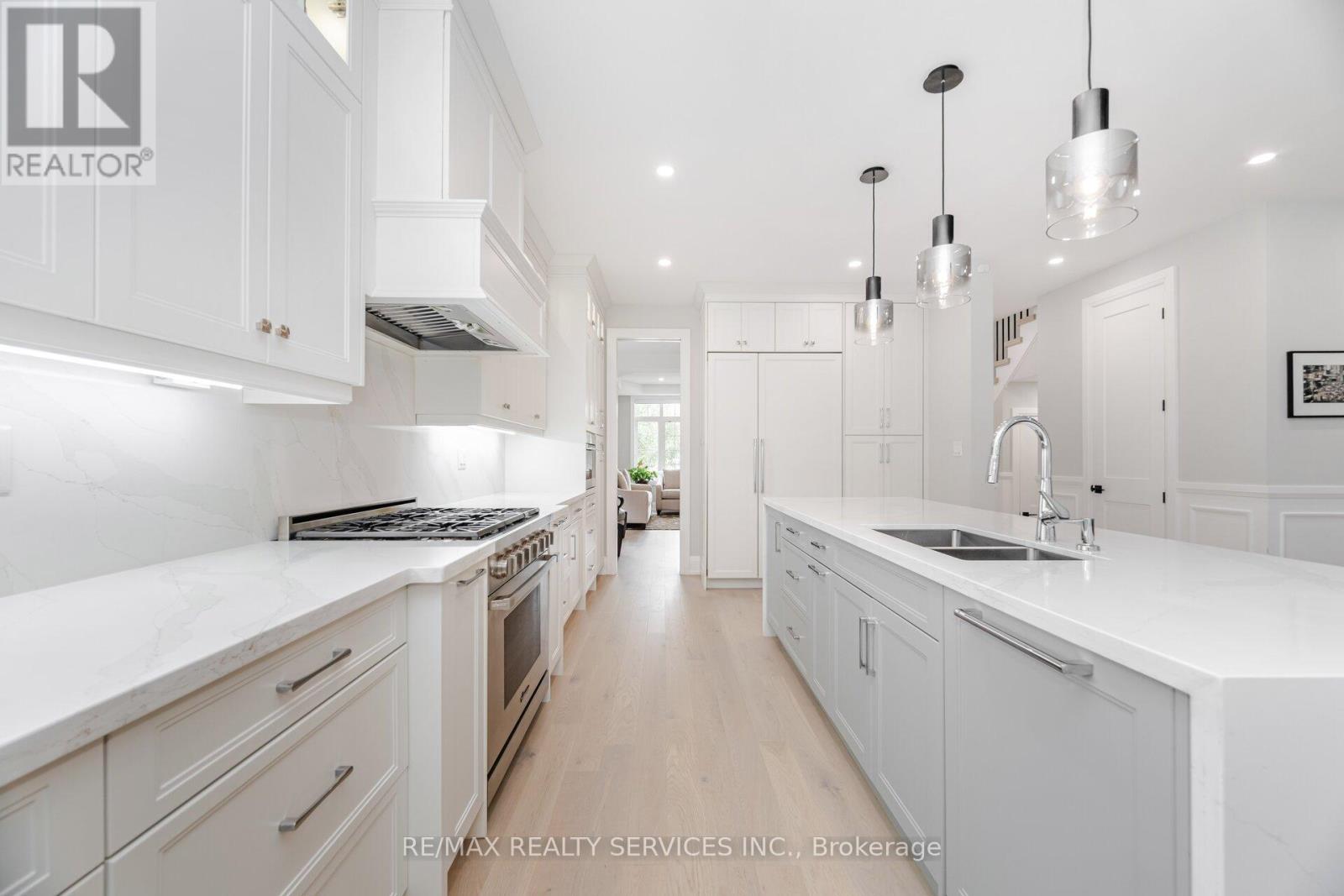 17 Edmonton Street, Brampton (Bram West), Ontario  L6Y 5L2 - Photo 12 - W12424069