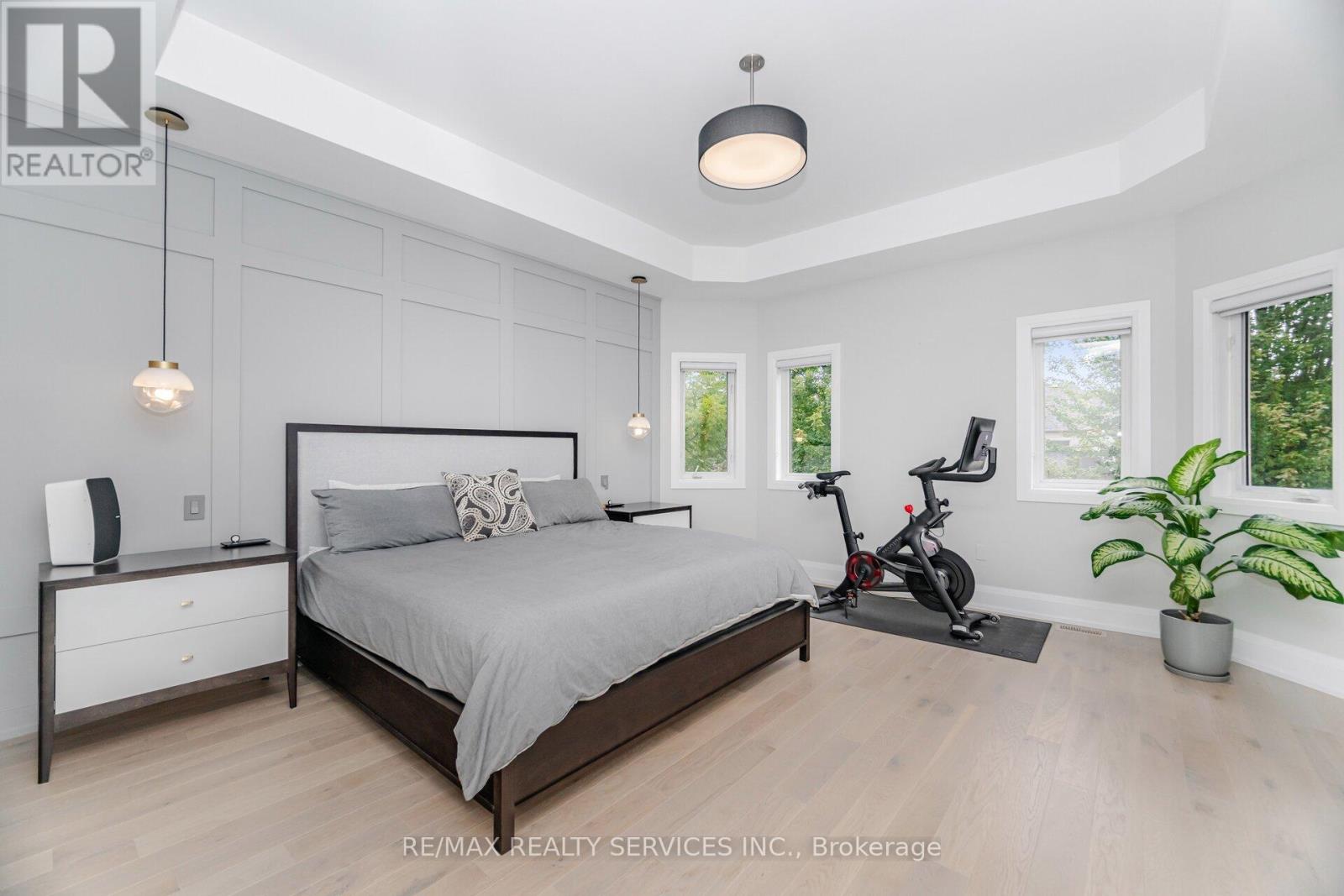 17 Edmonton Street, Brampton (Bram West), Ontario  L6Y 5L2 - Photo 2 - W12424069