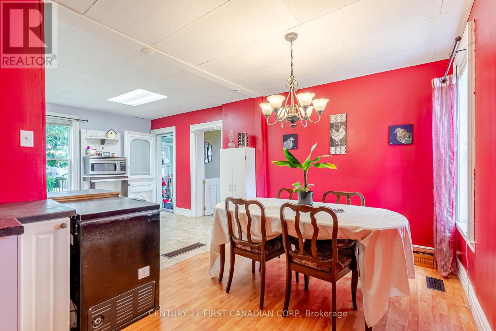 38214 Fingal Line, Southwold, Ontario  N5P 3S5 - Photo 25 - X12424048