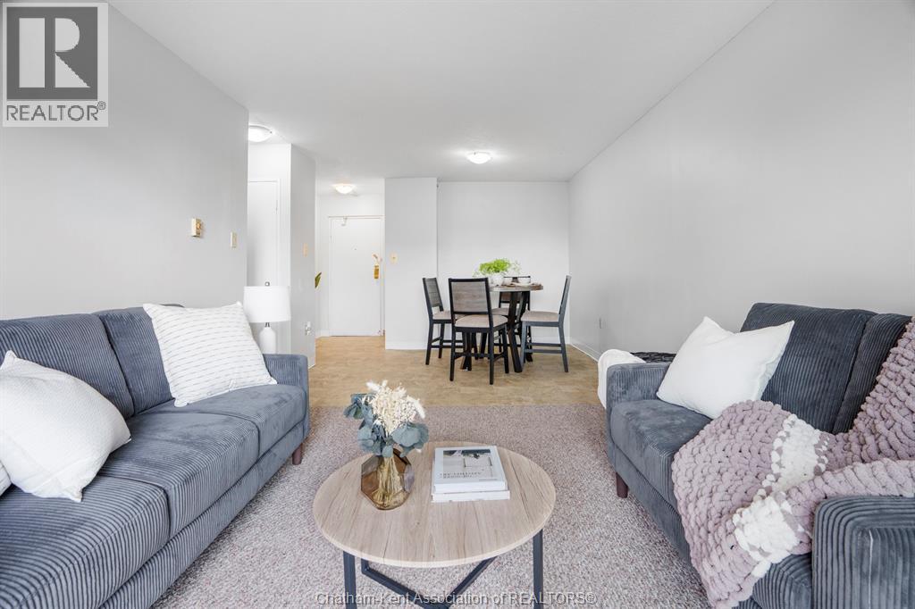 MLS# 25024165: 130 Park AVENUE Unit# 302, Chatham, Canada
