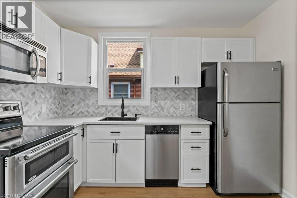 252 GLENCAIRN Avenue, Hamilton, Ontario