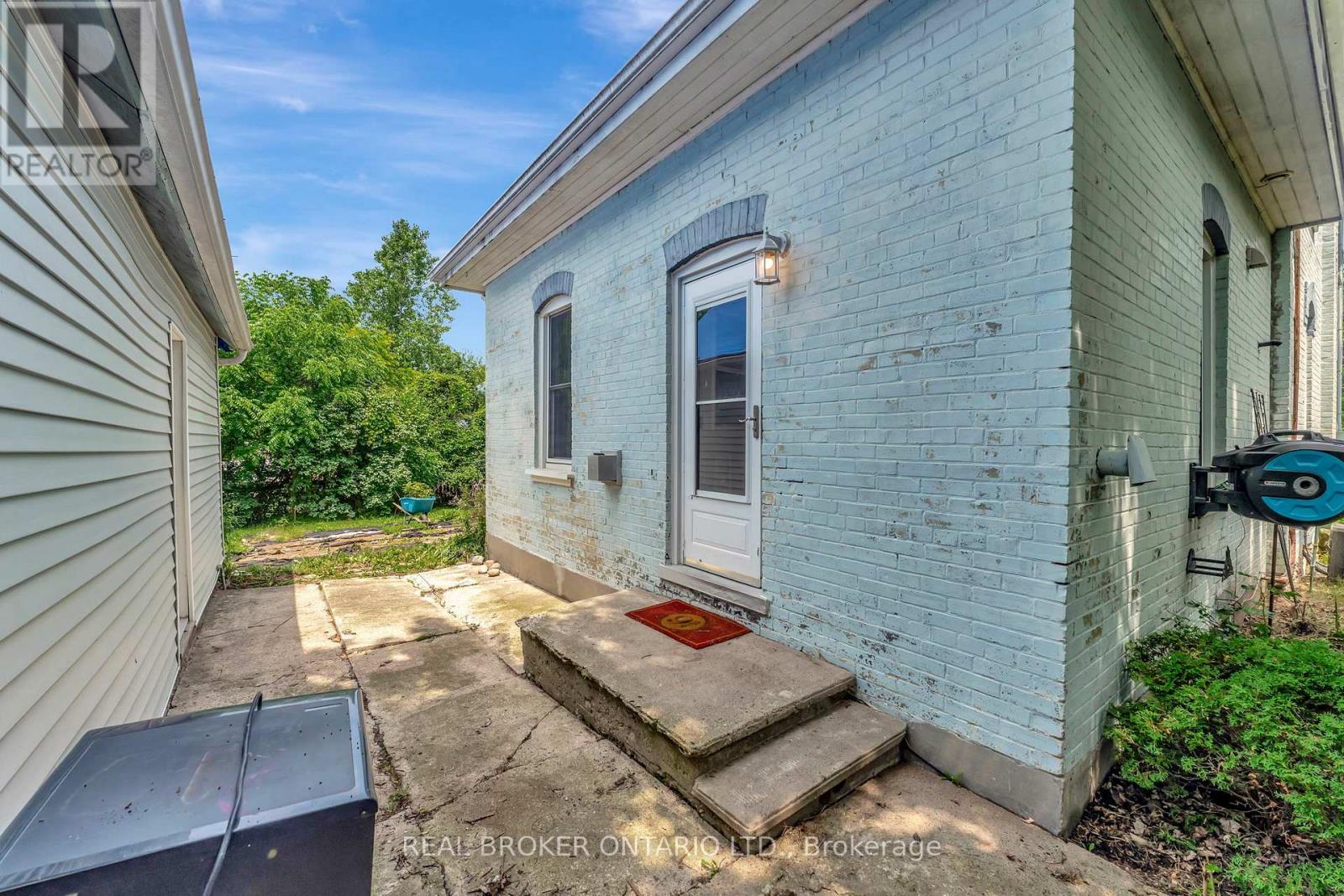 16 Stover Street S, Norwich (Norwich Town), Ontario  N0J 1P0 - Photo 2 - X12423940