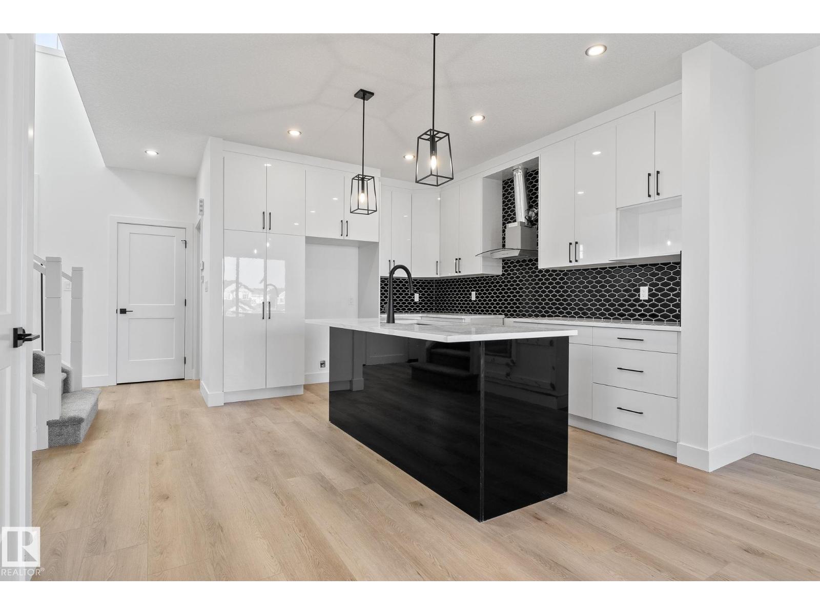 326 32 Av Nw, Edmonton, Alberta  T6T 2K2 - Photo 5 - E4459216