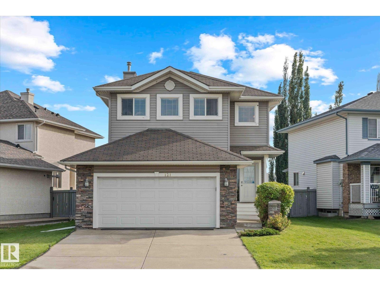 121 CASTLE DR NW, Edmonton, Alberta