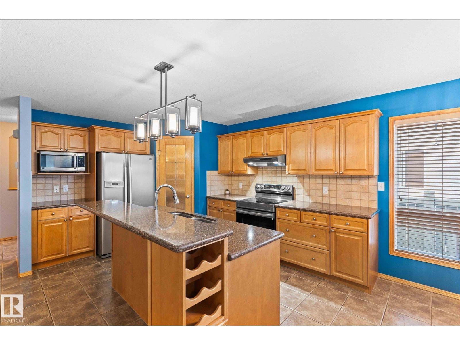 121 Castle Dr Nw, Edmonton, Alberta  T5X 6H1 - Photo 6 - E4459219