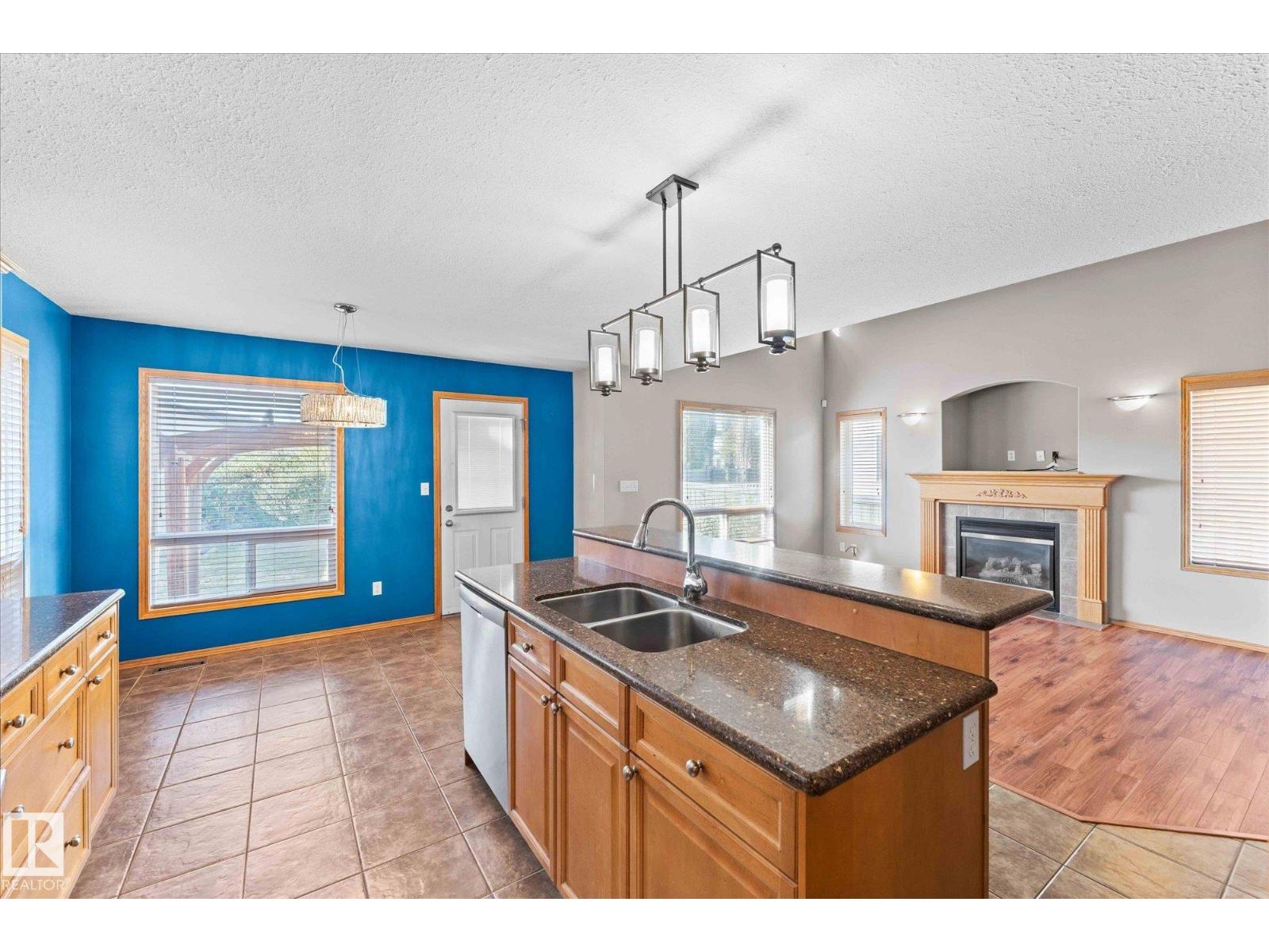 121 Castle Dr Nw, Edmonton, Alberta  T5X 6H1 - Photo 8 - E4459219