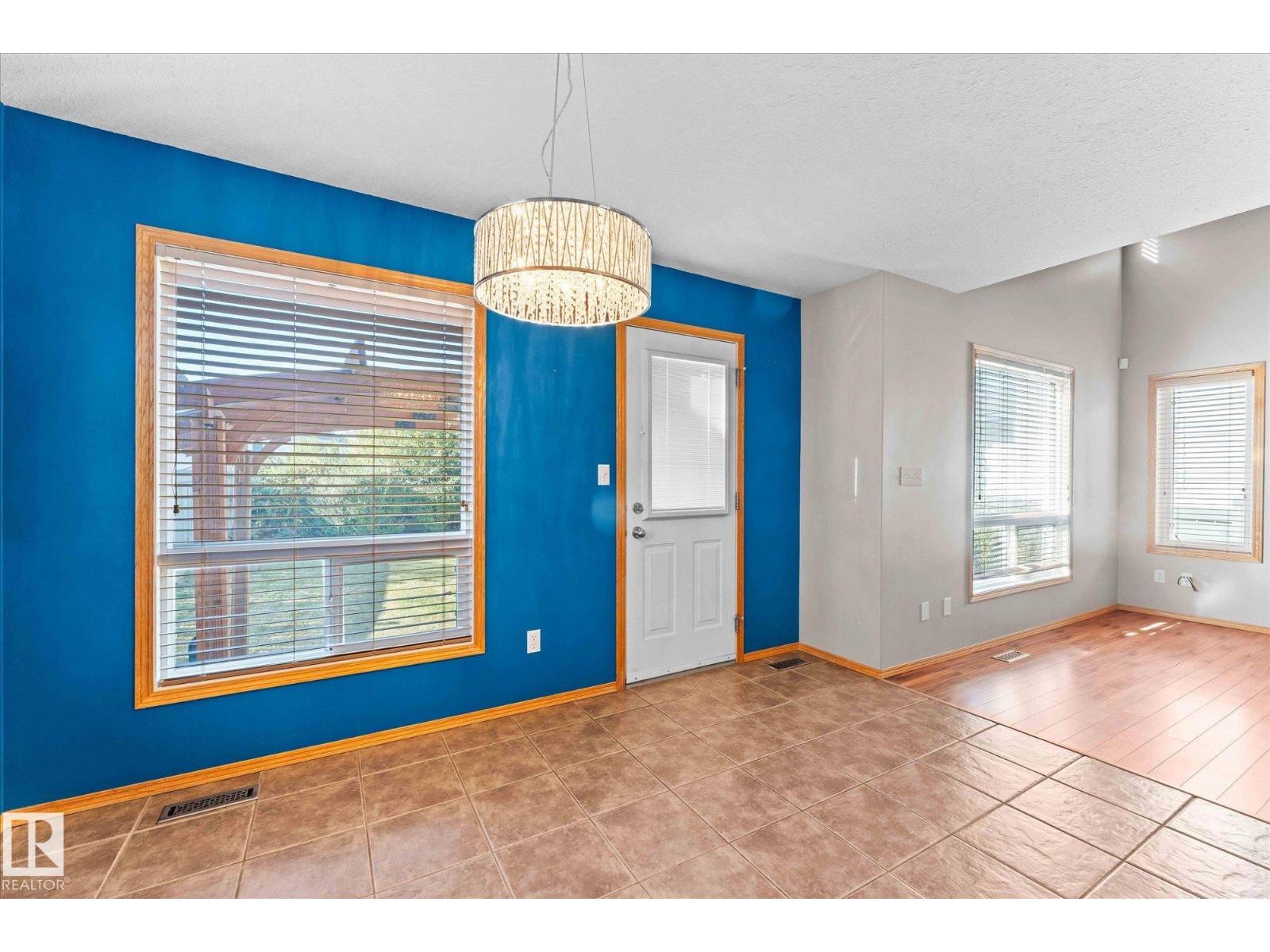 121 Castle Dr Nw, Edmonton, Alberta  T5X 6H1 - Photo 9 - E4459219