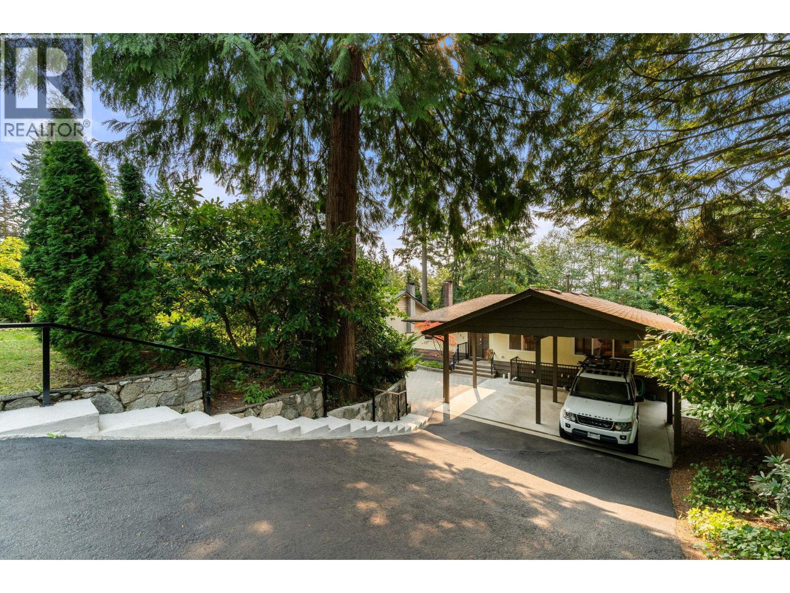 1967 HYANNIS DRIVE, North Vancouver, British Columbia