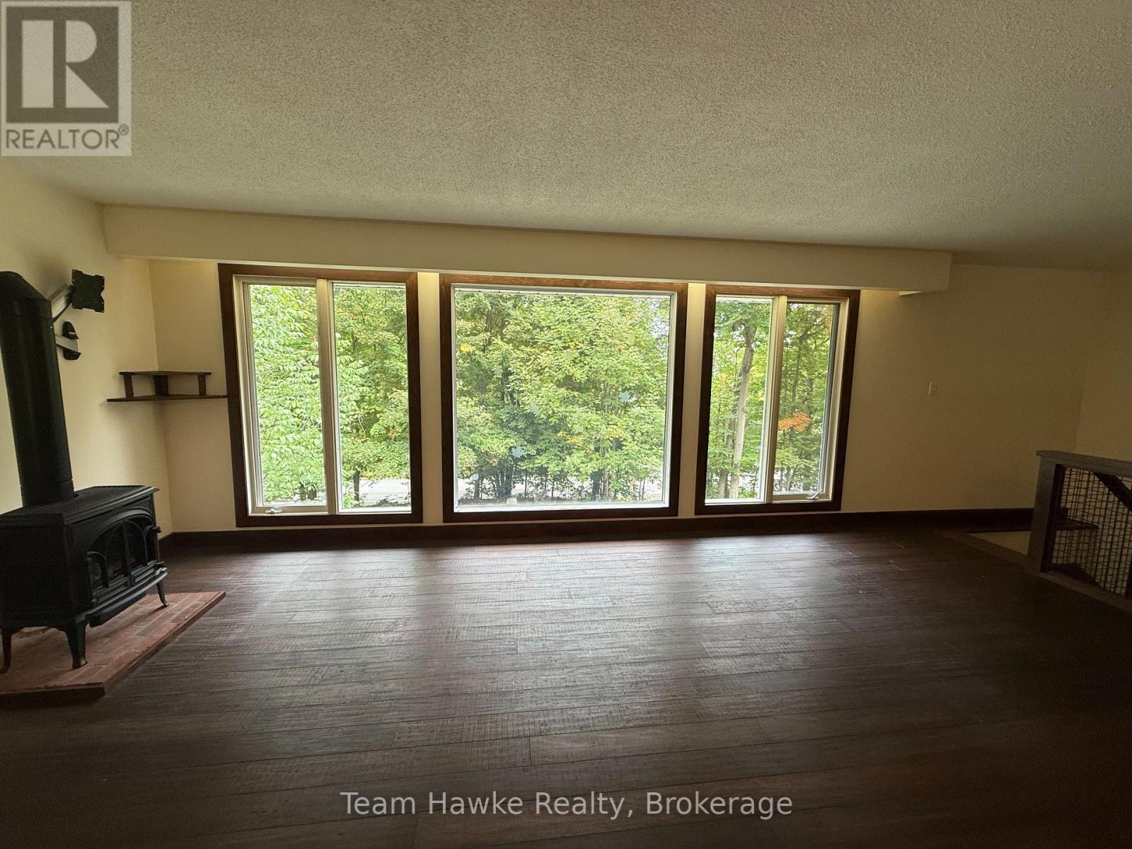 121 Gilwood Park Drive, Penetanguishene, Ontario  L9M 1Z1 - Photo 11 - S12423262