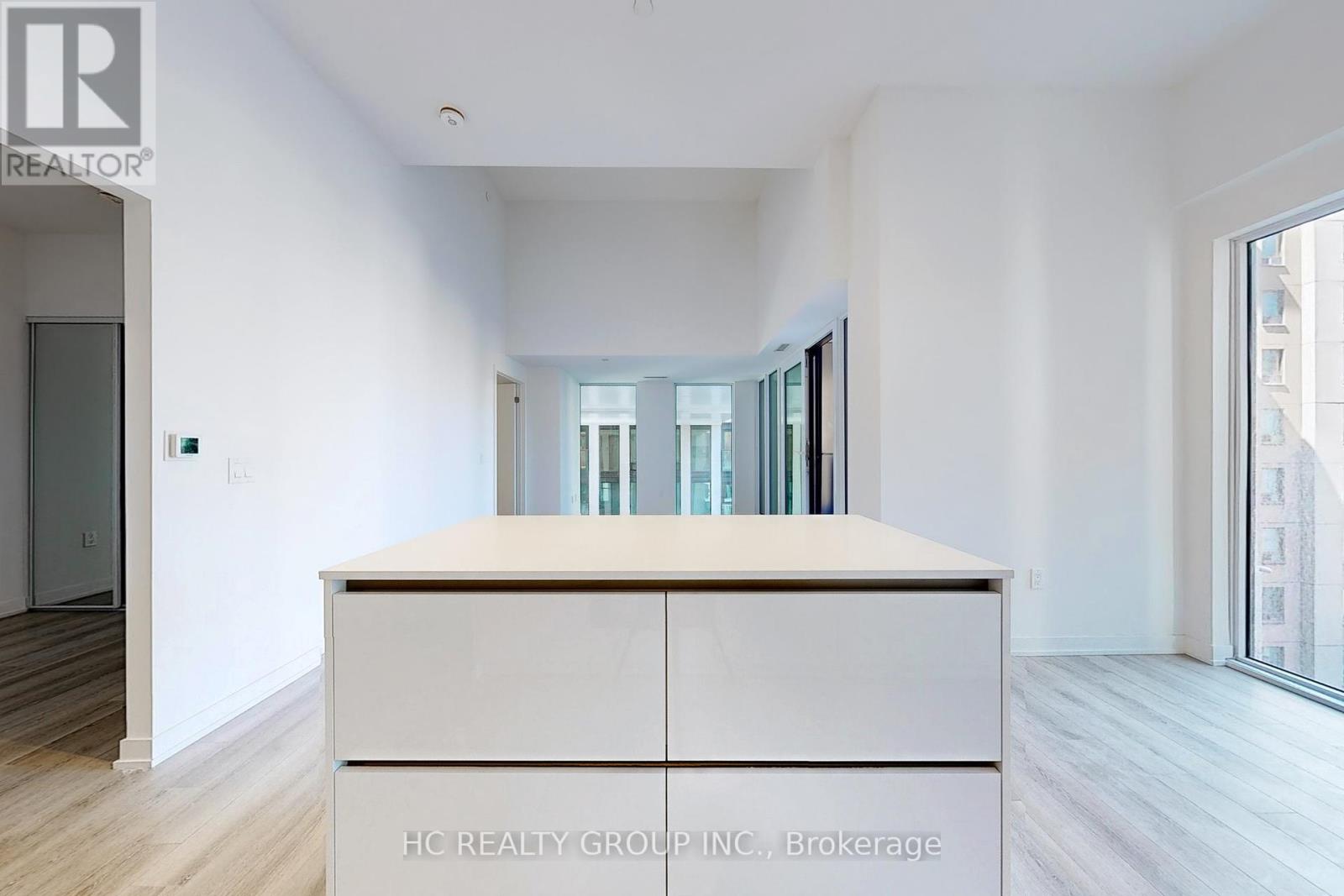 608 - 238 Simcoe Street W, Toronto, Ontario  M5T 3B9 - Photo 12 - C12422026