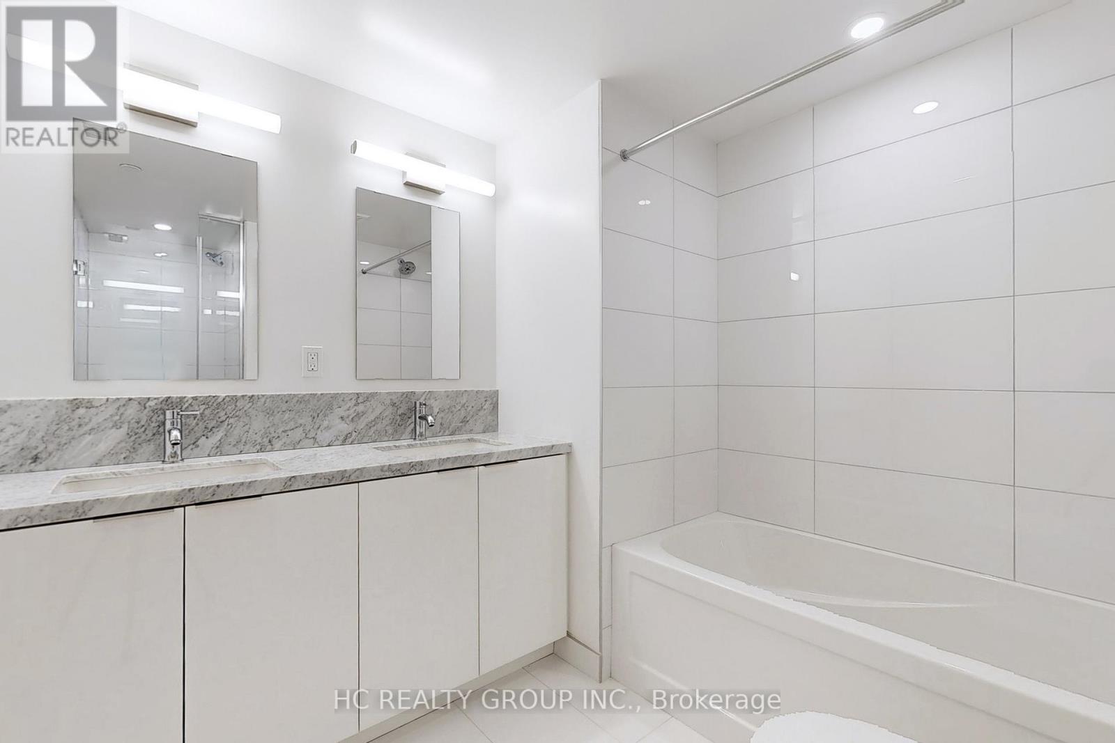 608 - 238 Simcoe Street W, Toronto, Ontario  M5T 3B9 - Photo 17 - C12422026