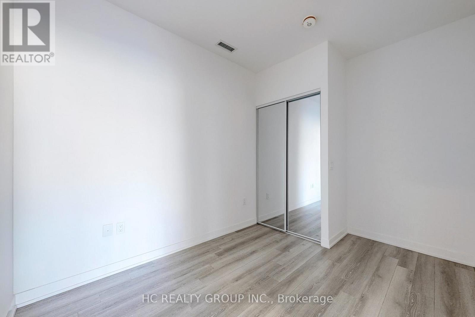 608 - 238 Simcoe Street W, Toronto, Ontario  M5T 3B9 - Photo 19 - C12422026