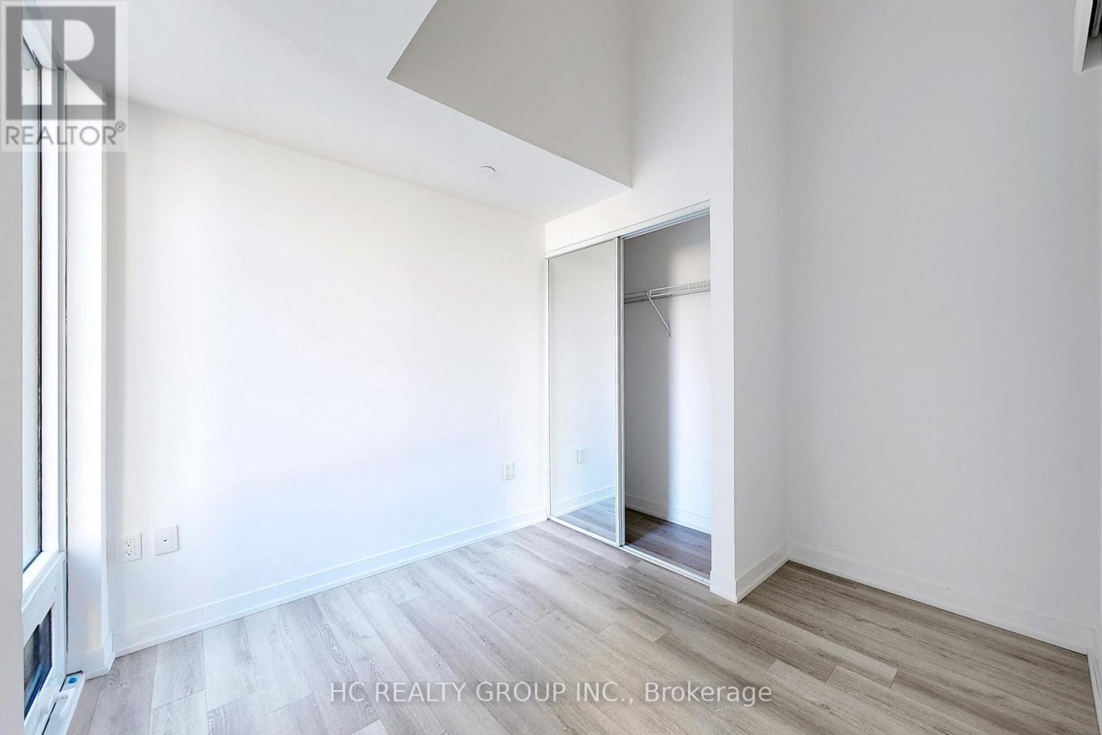608 - 238 Simcoe Street W, Toronto, Ontario  M5T 3B9 - Photo 20 - C12422026