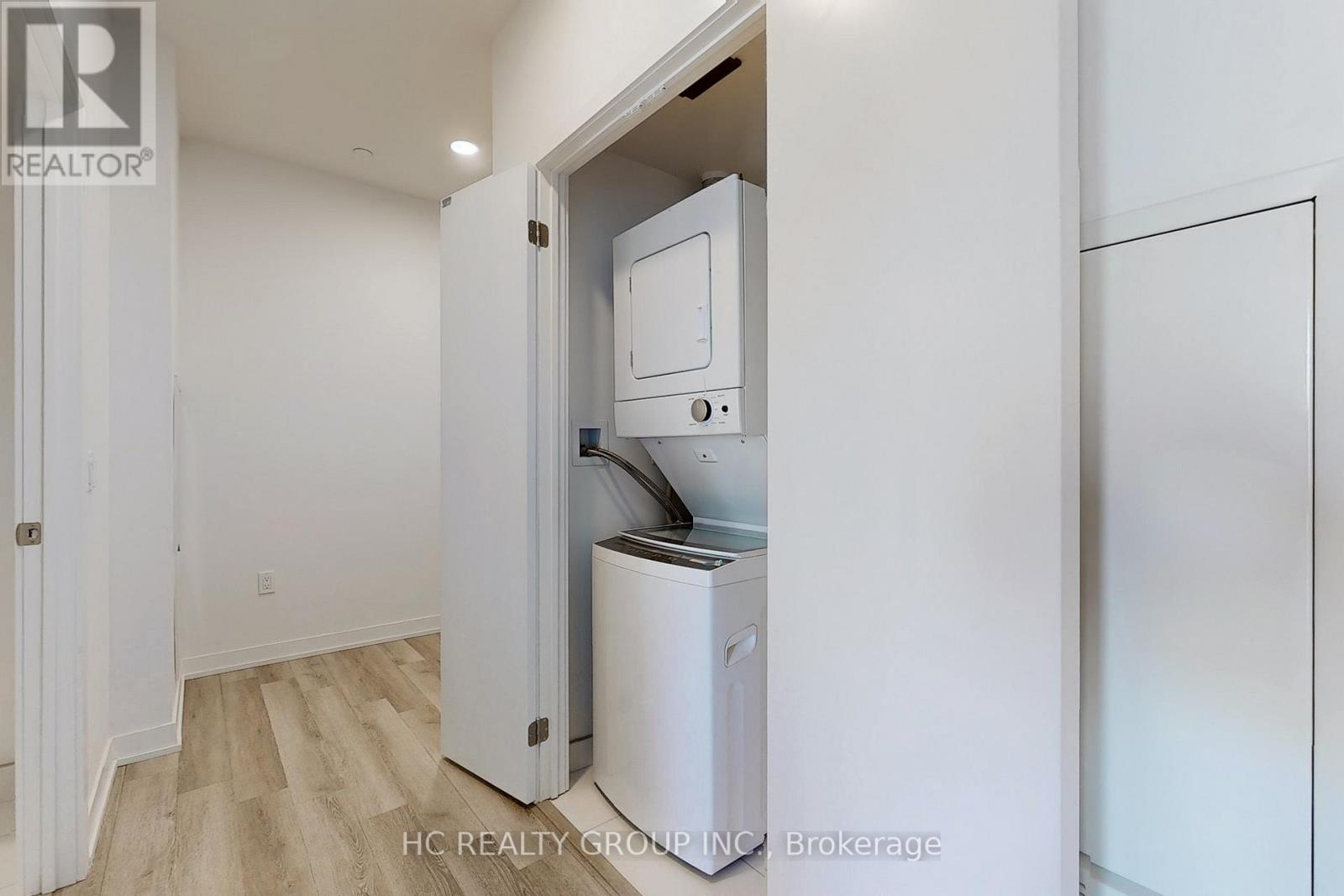 608 - 238 Simcoe Street W, Toronto, Ontario  M5T 3B9 - Photo 24 - C12422026