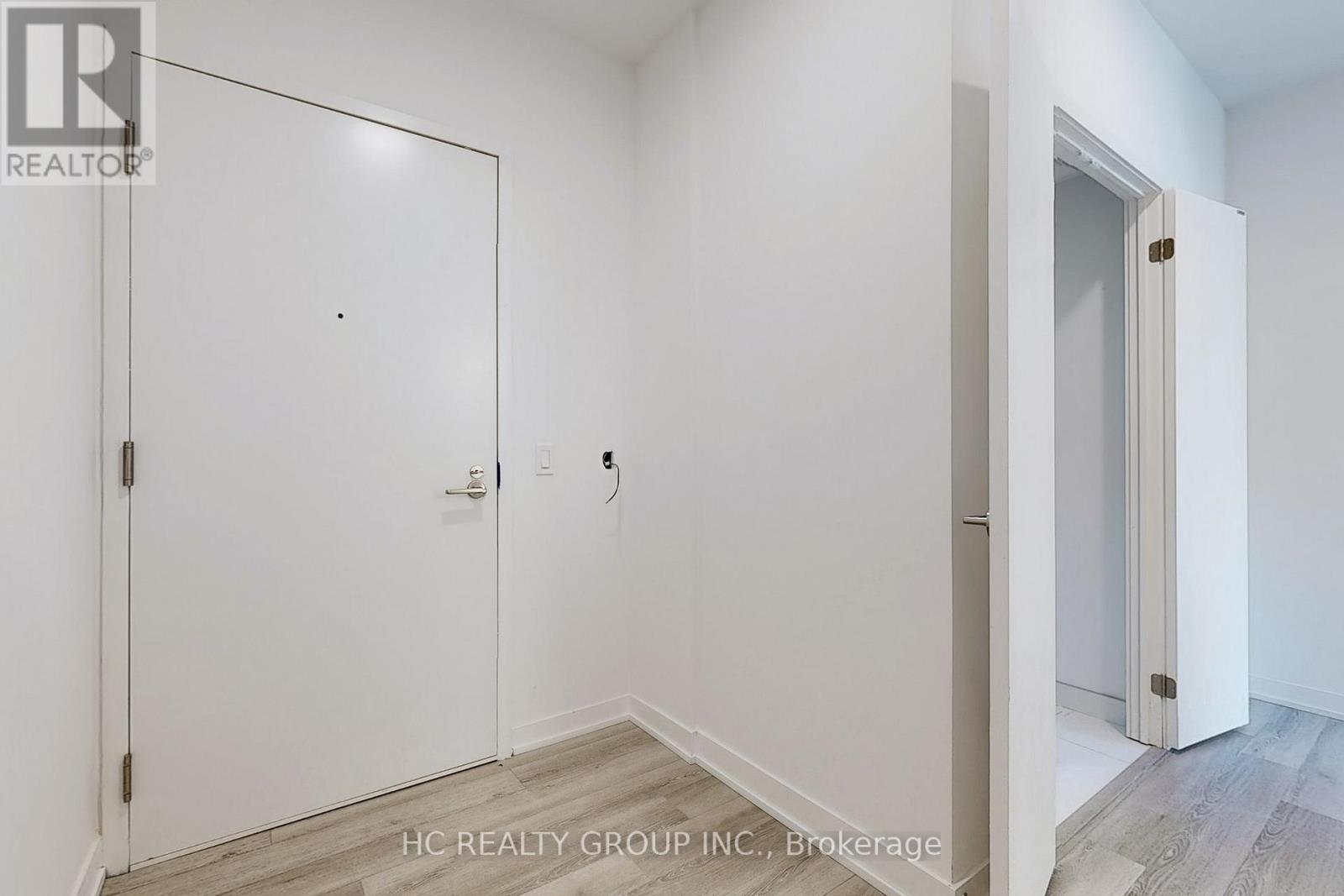 608 - 238 Simcoe Street W, Toronto, Ontario  M5T 3B9 - Photo 25 - C12422026
