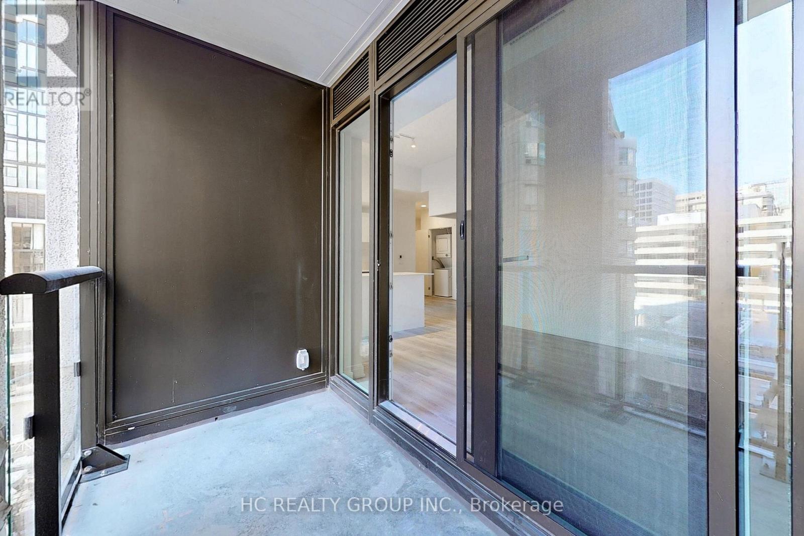 608 - 238 Simcoe Street W, Toronto, Ontario  M5T 3B9 - Photo 28 - C12422026