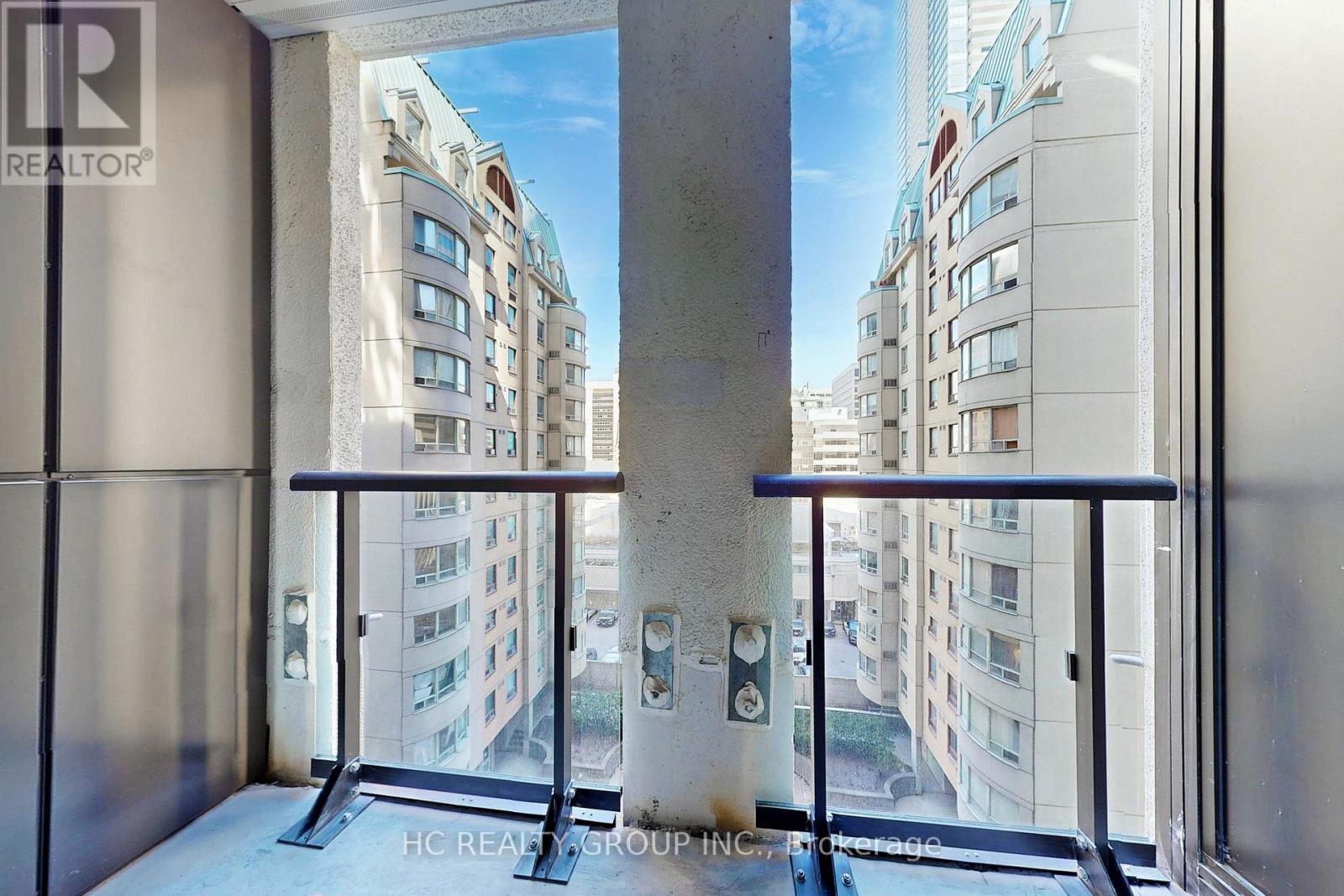608 - 238 Simcoe Street W, Toronto, Ontario  M5T 3B9 - Photo 29 - C12422026