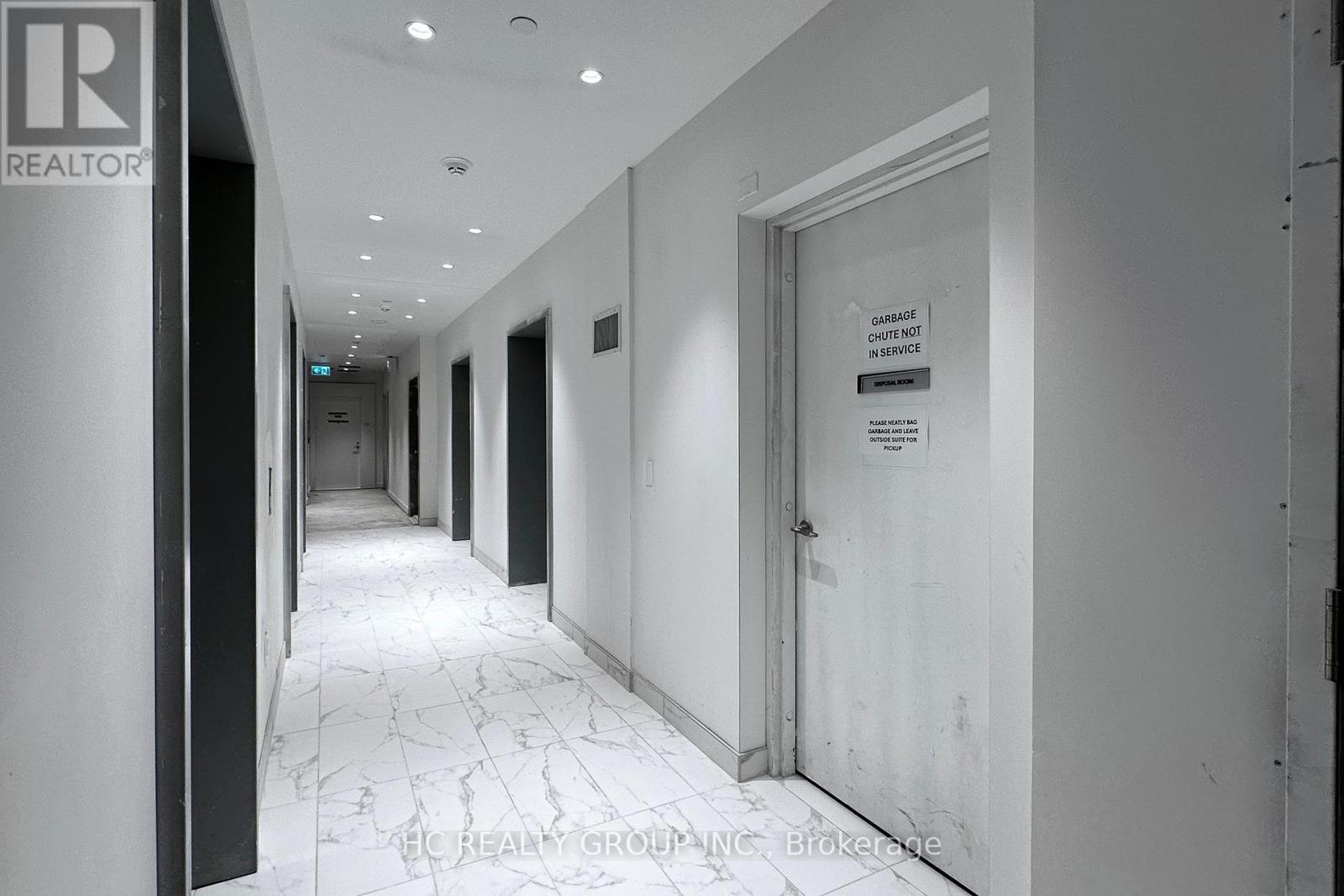 608 - 238 Simcoe Street W, Toronto, Ontario  M5T 3B9 - Photo 32 - C12422026