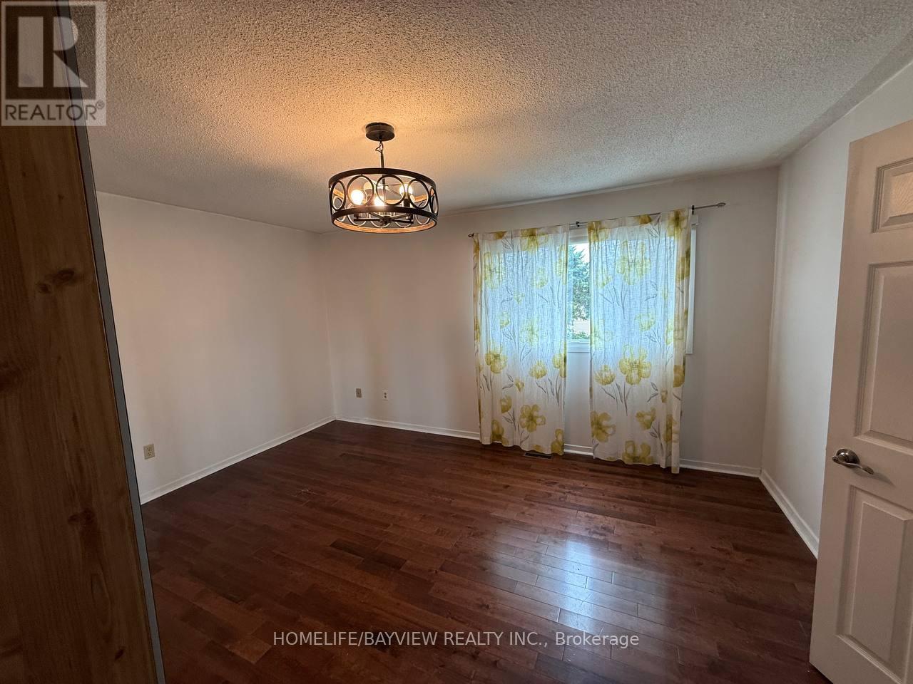 163 Weldrick Road W, Richmond Hill, Ontario  L4C 5R7 - Photo 13 - N12364635