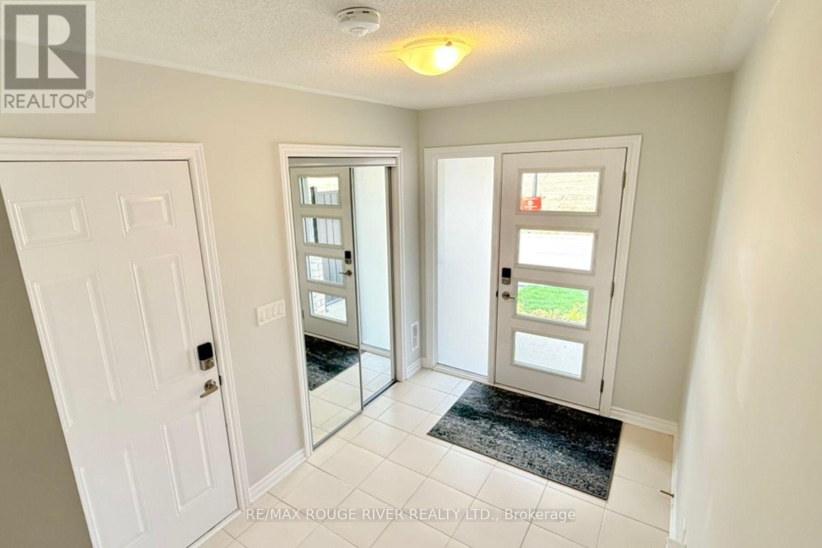 1186 Greentree Path, Oshawa, Ontario  L1H 8L7 - Photo 3 - E12339899