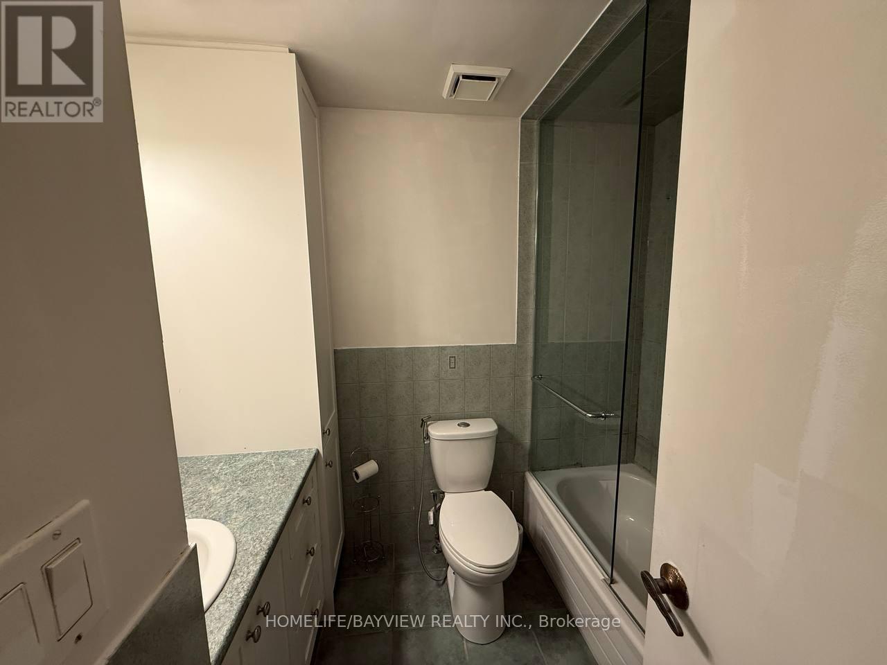 163 Weldrick Road W, Richmond Hill, Ontario  L4C 5R7 - Photo 10 - N12364635