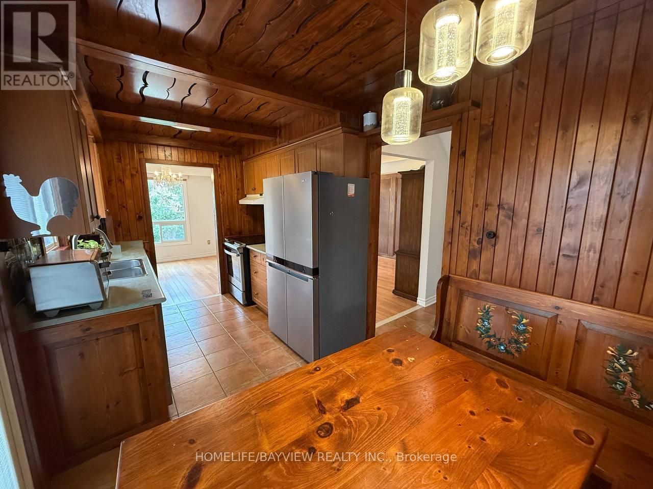 163 Weldrick Road W, Richmond Hill, Ontario  L4C 5R7 - Photo 6 - N12364635