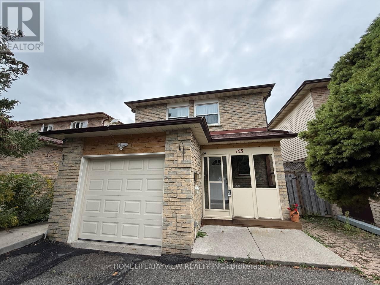 163 Weldrick Road W, Richmond Hill, Ontario  L4C 5R7 - Photo 2 - N12364635