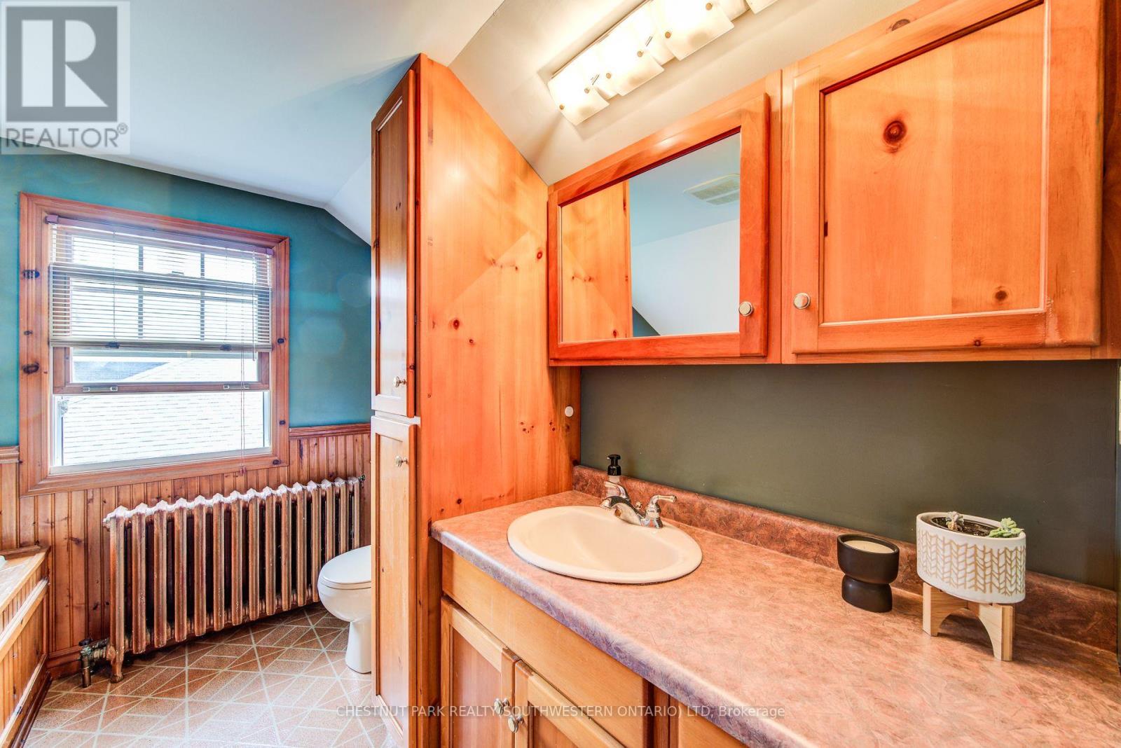 1105 Queen's Bush Road, Wellesley, Ontario  N0B 2T0 - Photo 27 - X12423818