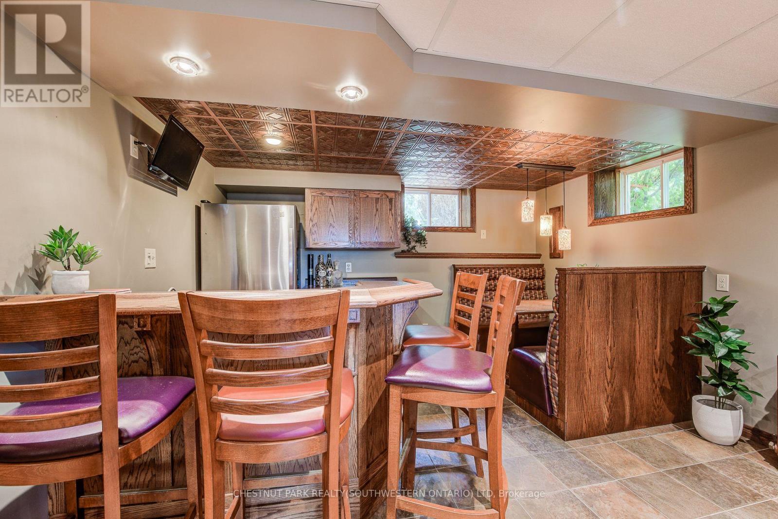 1105 Queen's Bush Road, Wellesley, Ontario  N0B 2T0 - Photo 36 - X12423818