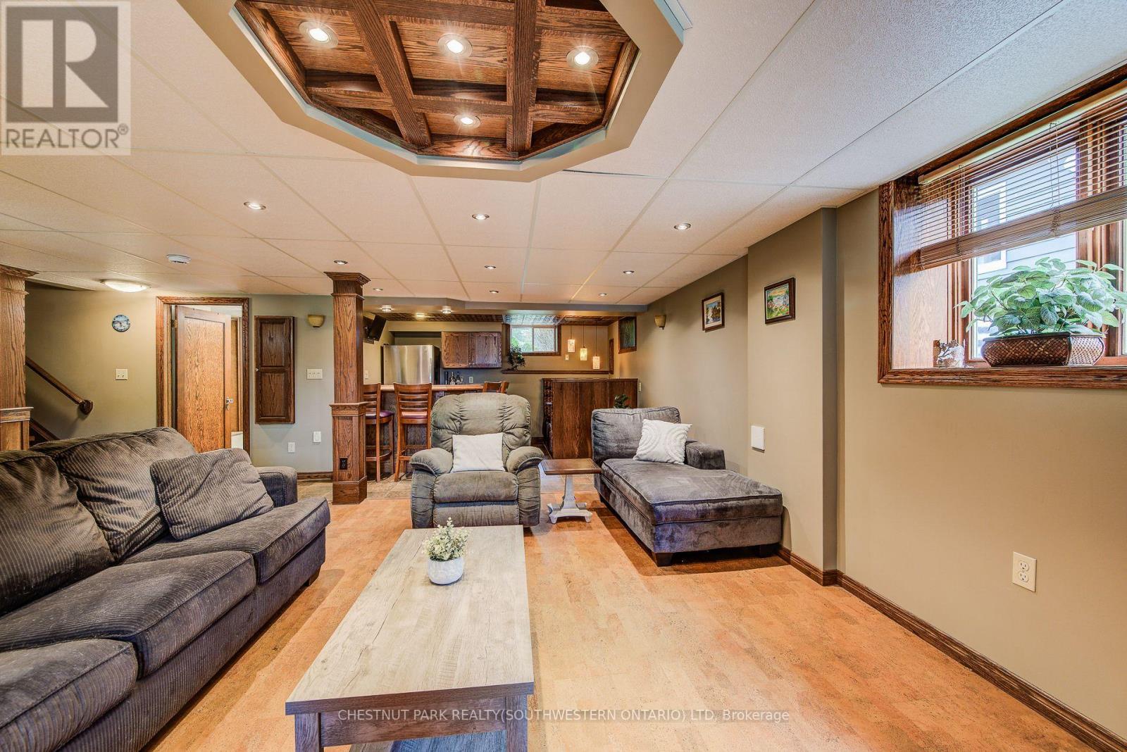 1105 Queen's Bush Road, Wellesley, Ontario  N0B 2T0 - Photo 35 - X12423818