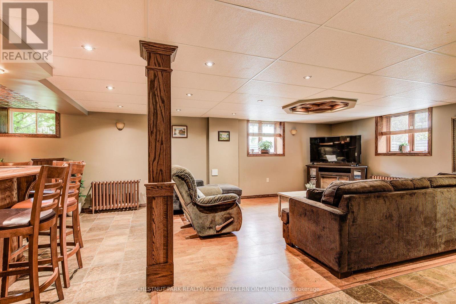 1105 Queen's Bush Road, Wellesley, Ontario  N0B 2T0 - Photo 33 - X12423818