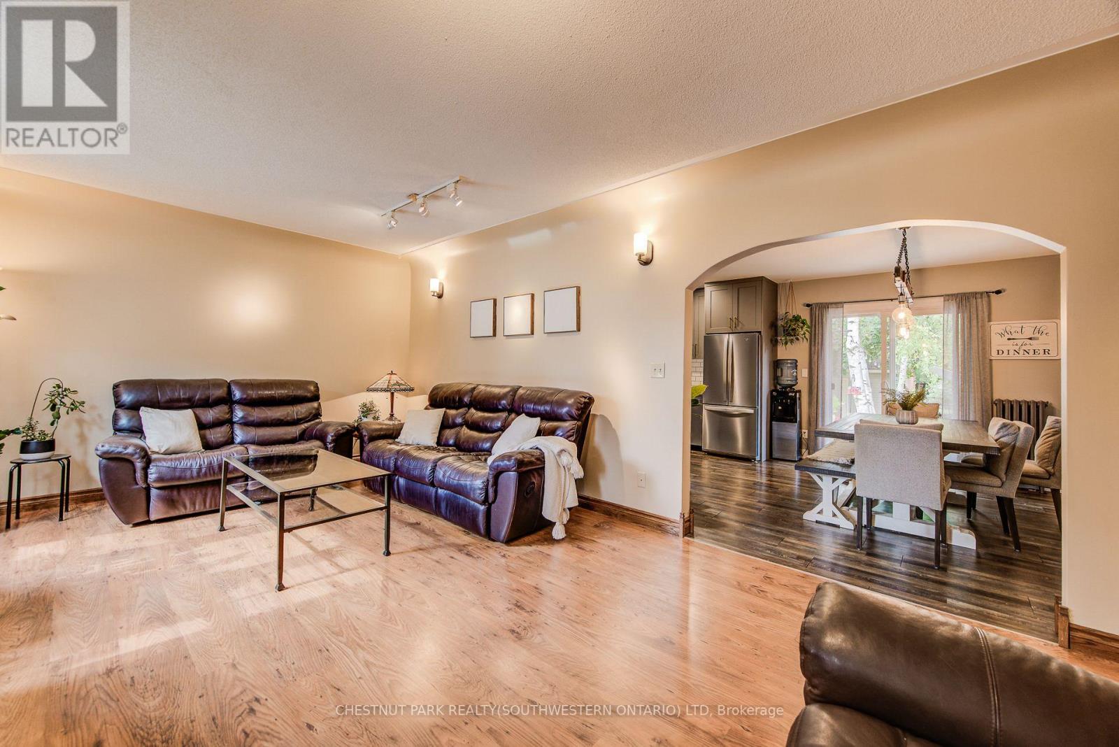 1105 Queen's Bush Road, Wellesley, Ontario  N0B 2T0 - Photo 6 - X12423818