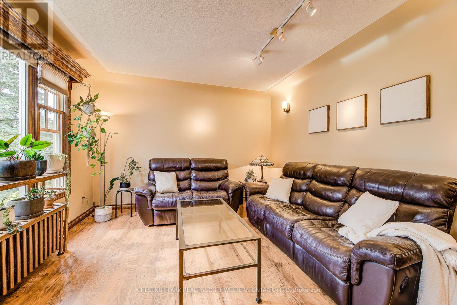 1105 Queen's Bush Road, Wellesley, Ontario  N0B 2T0 - Photo 7 - X12423818
