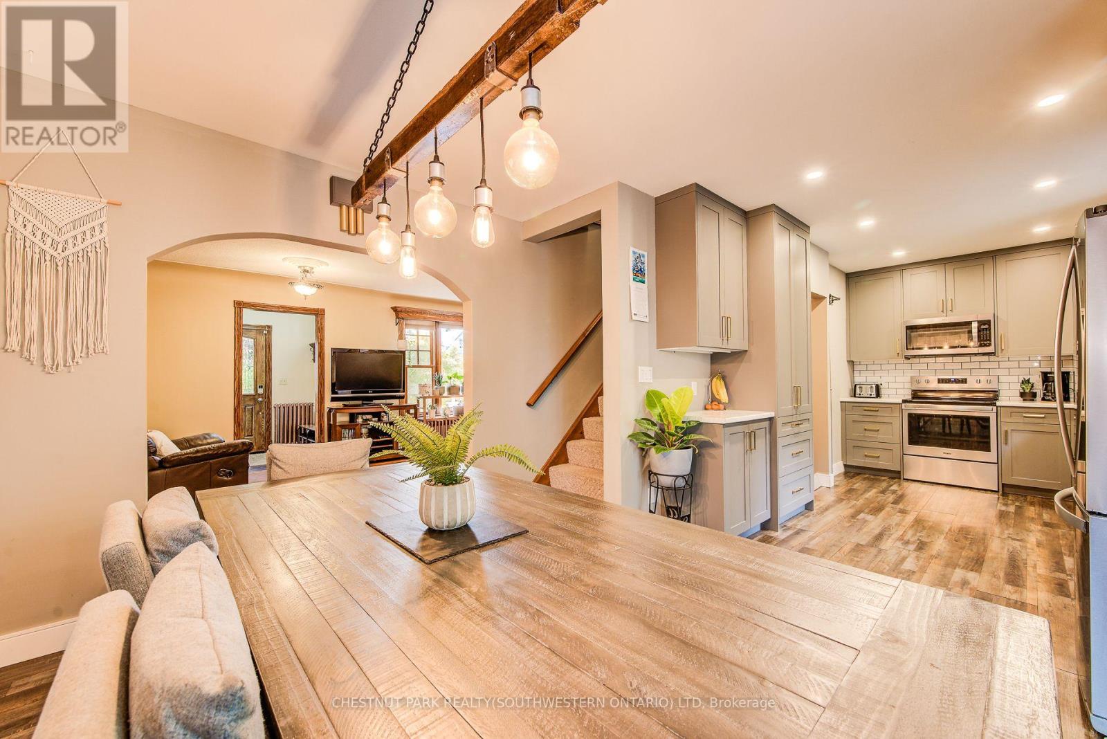 1105 Queen's Bush Road, Wellesley, Ontario  N0B 2T0 - Photo 8 - X12423818