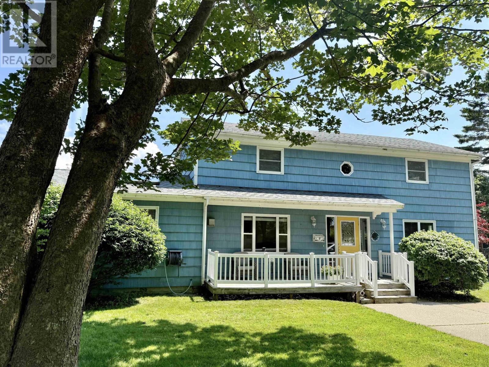 20 Parade Street, Yarmouth, Nova Scotia  B5A 3A4 - Photo 1 - 202519682