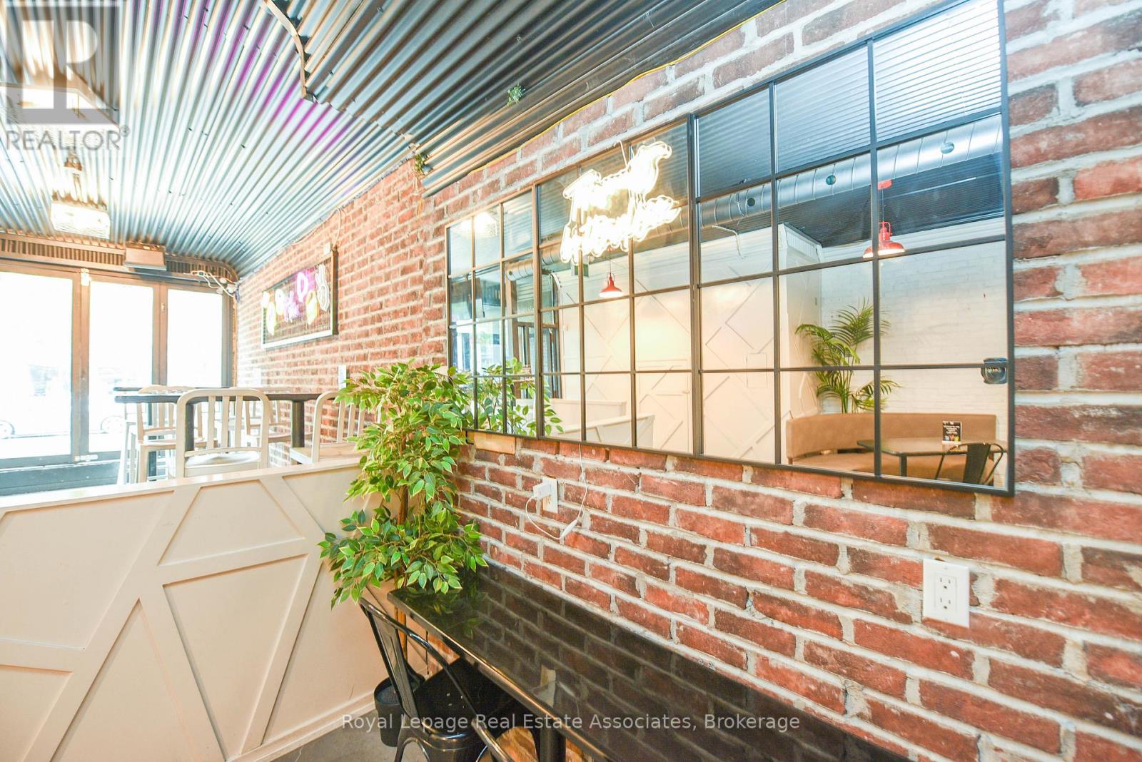 566 Queen Street W, Toronto (Kensington-Chinatown), Ontario  M5V 2B5 - Photo 13 - C12424112