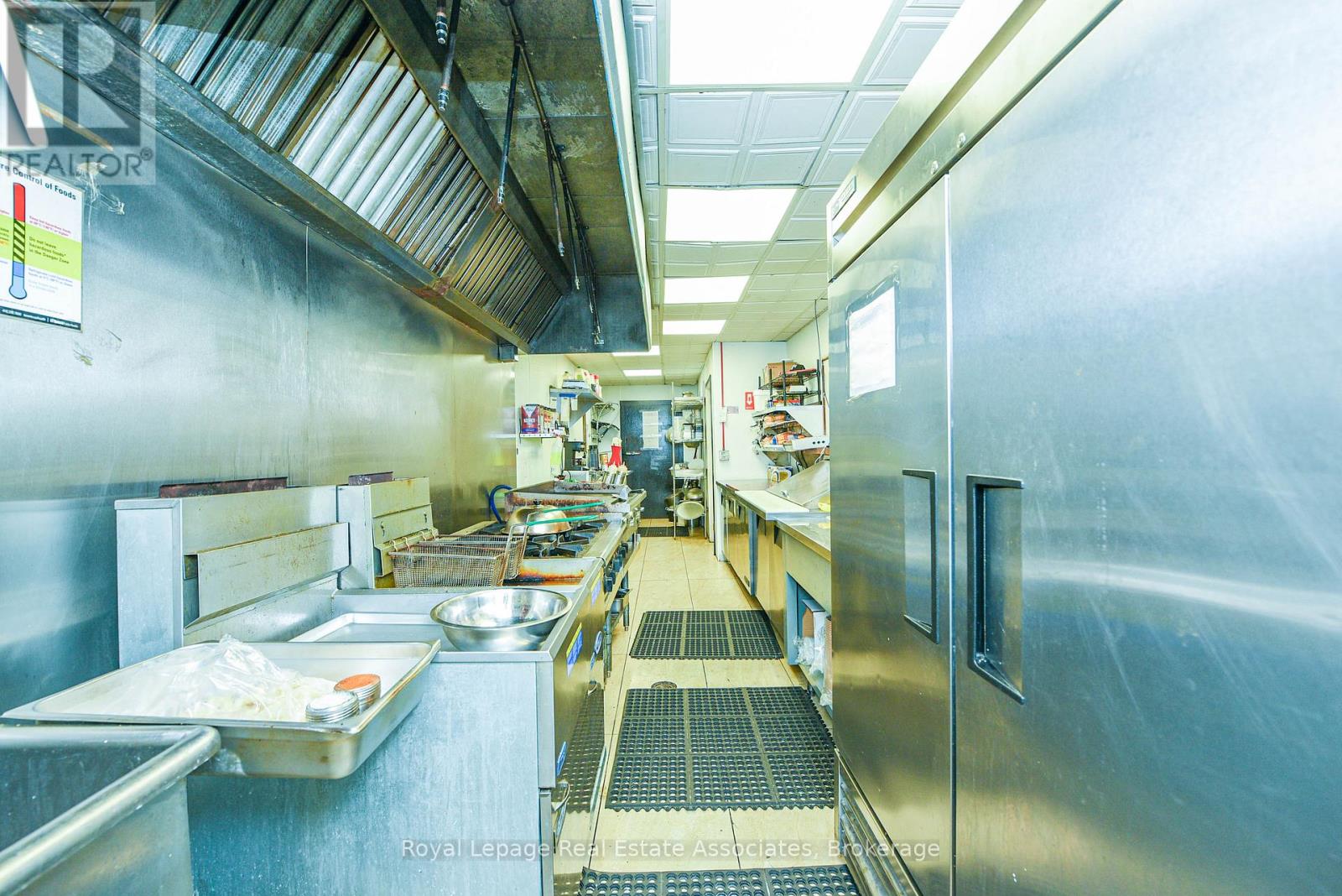 566 Queen Street W, Toronto (Kensington-Chinatown), Ontario  M5V 2B5 - Photo 26 - C12424112