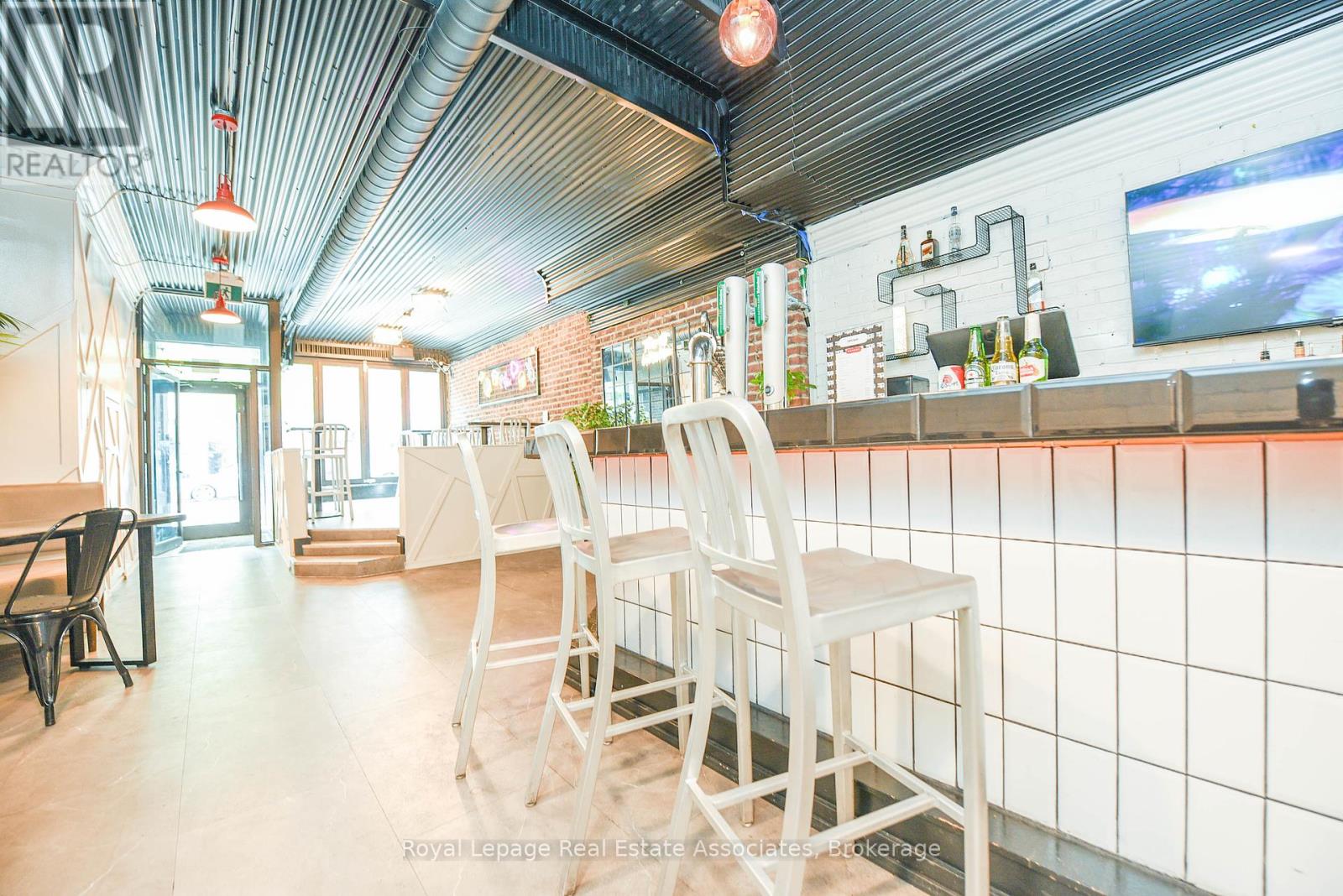 566 Queen Street W, Toronto (Kensington-Chinatown), Ontario  M5V 2B5 - Photo 3 - C12424112