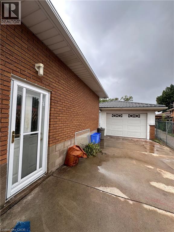 46 Amanda Street Unit# Lower, Hamilton, Ontario  L9C 3H6 - Photo 3 - 40772807