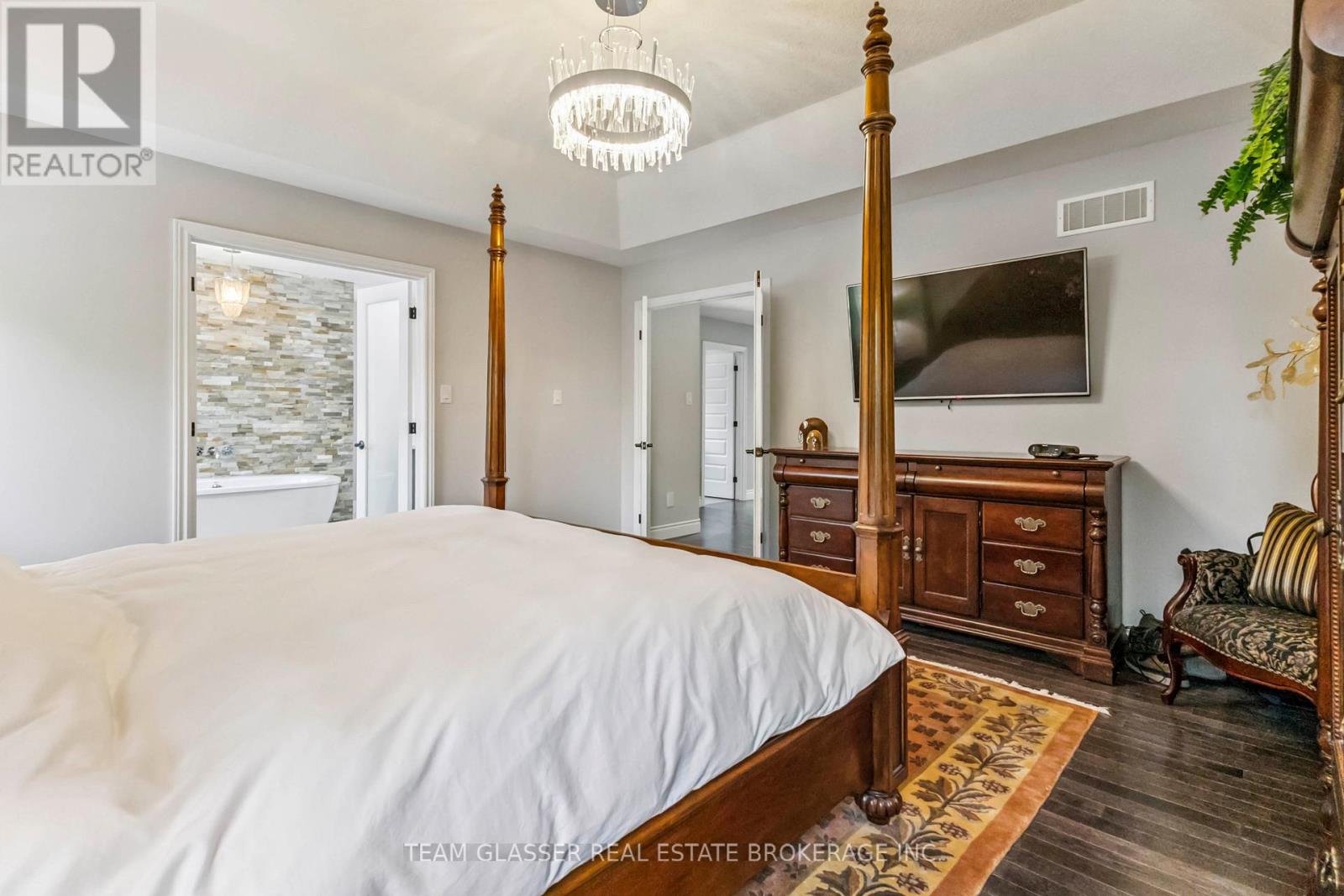 750 Hickorystick Key, London North, Ontario  N6G 0M9 - Photo 38 - X12424173