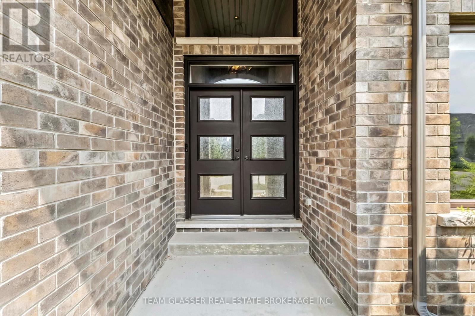 750 Hickorystick Key, London North, Ontario  N6G 0M9 - Photo 6 - X12424173
