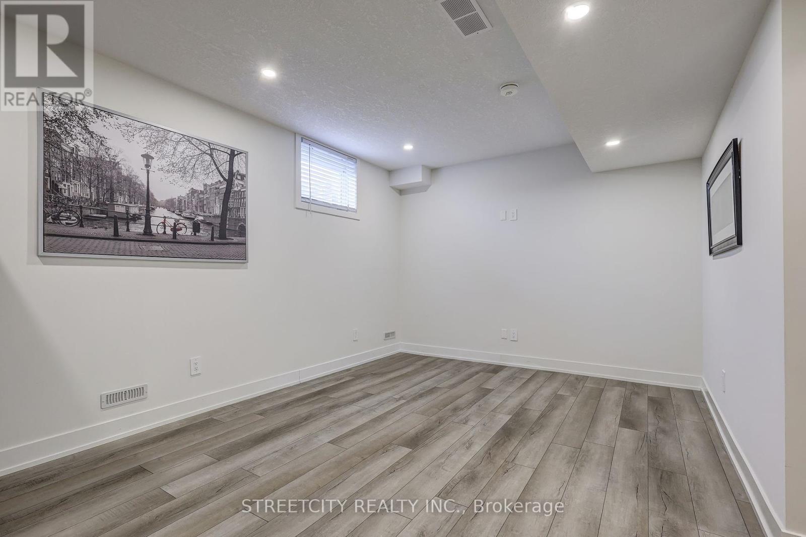 1536 Twilite Boulevard, London North, Ontario  N6G 3P2 - Photo 12 - X12424176